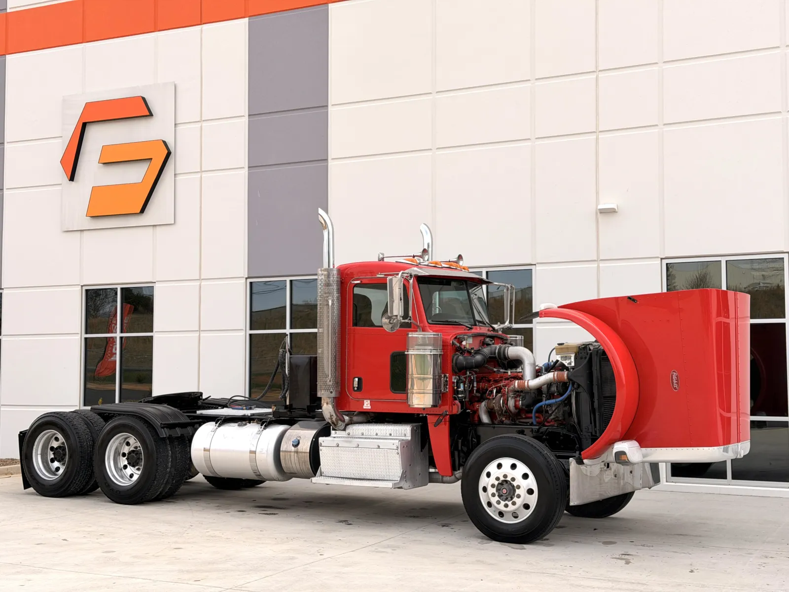 2017 Peterbilt 389 - image 9
