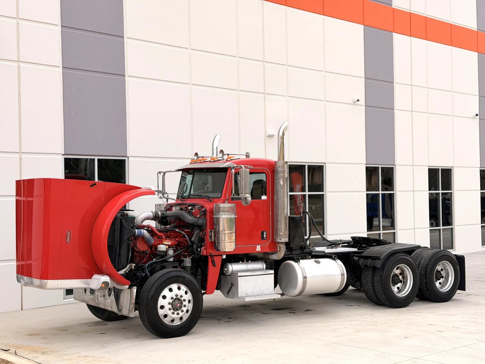 2017 Peterbilt 389 - image 10