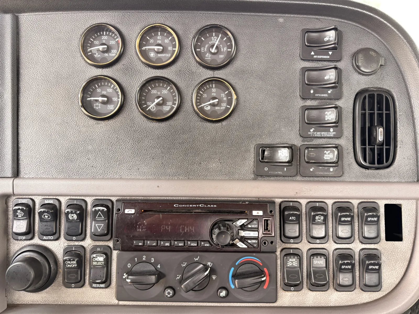 2017 Peterbilt 389 - image 18