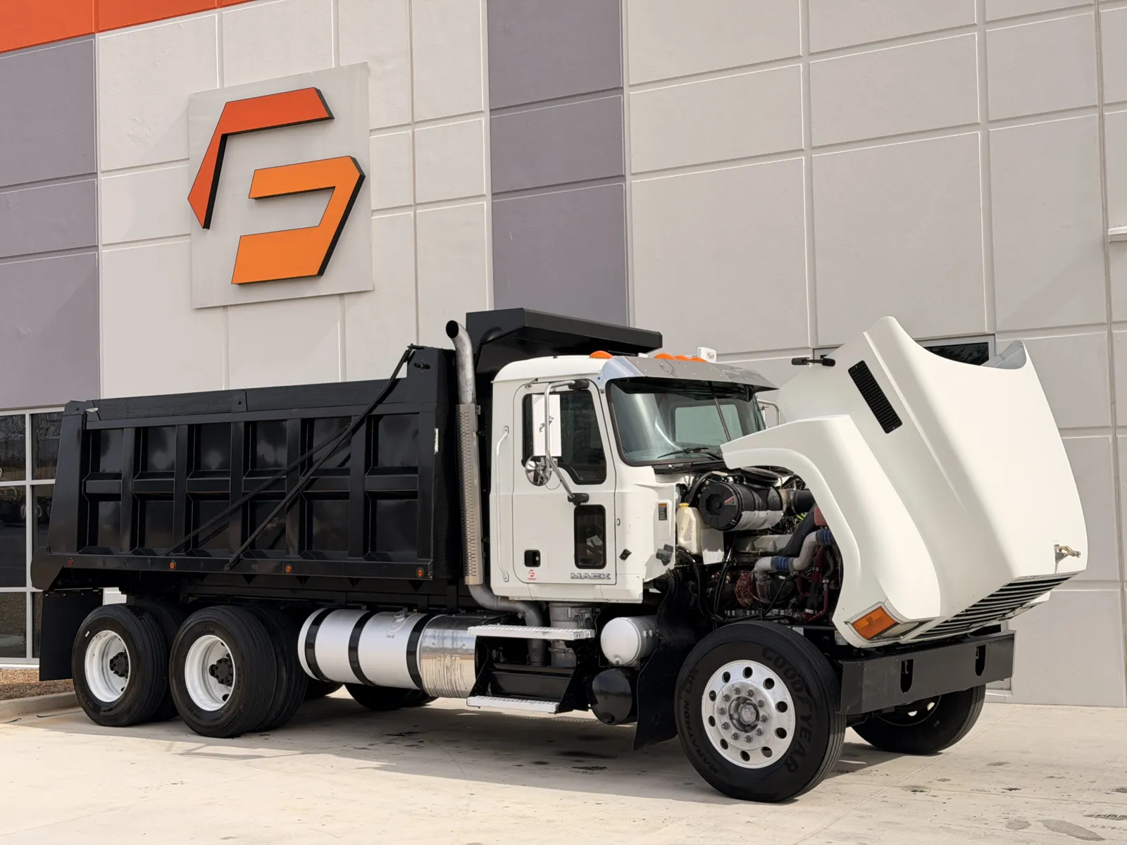 2014 Mack - image 10