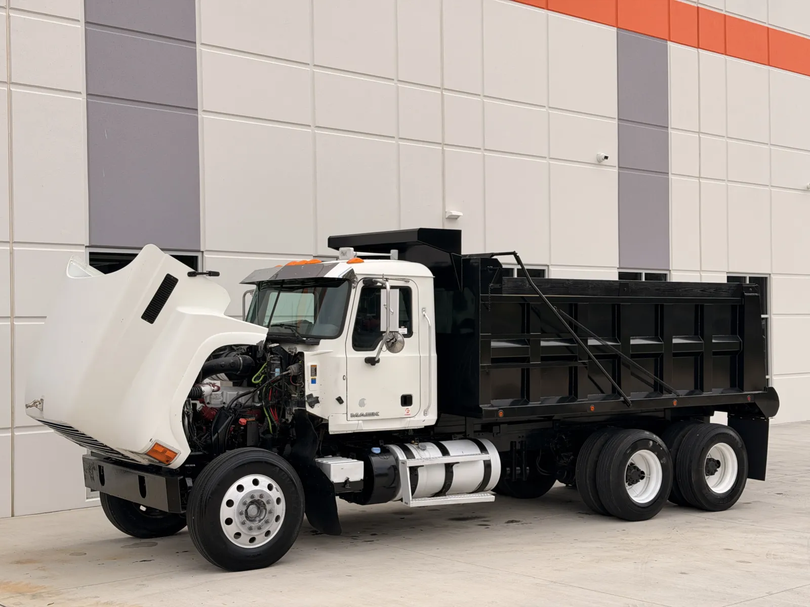2014 Mack - image 11
