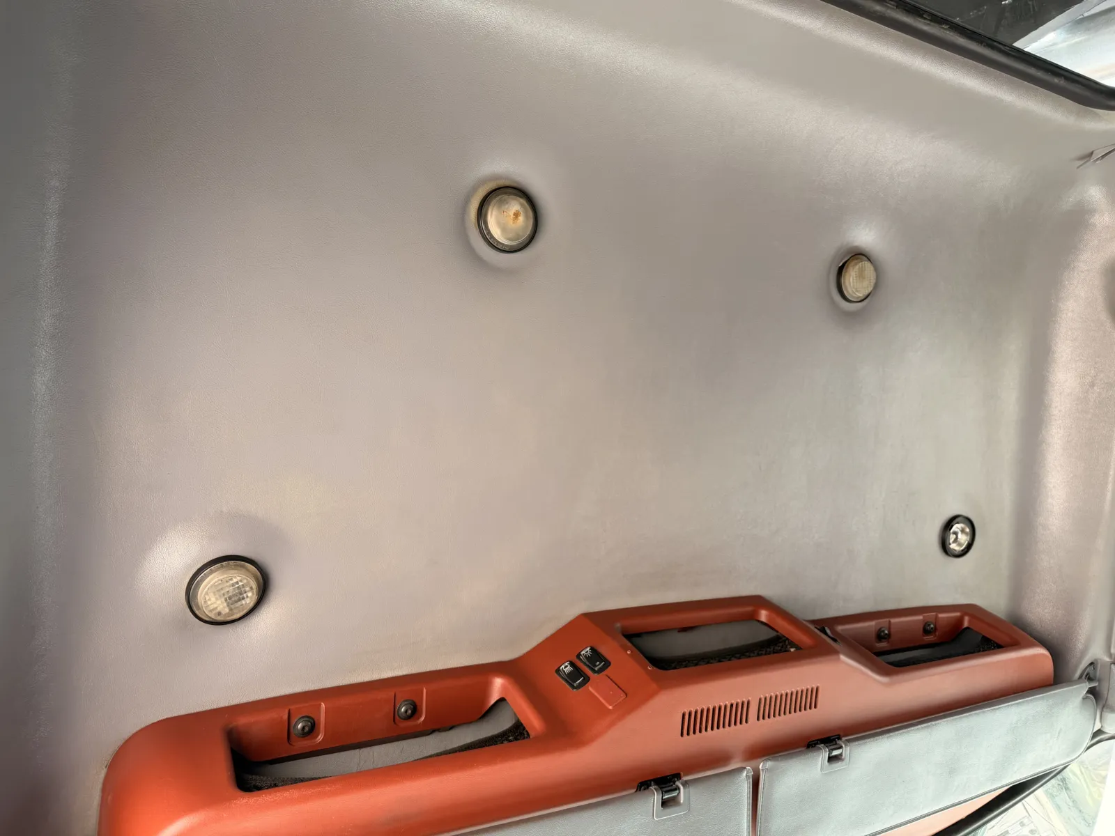 2014 Mack - image 22