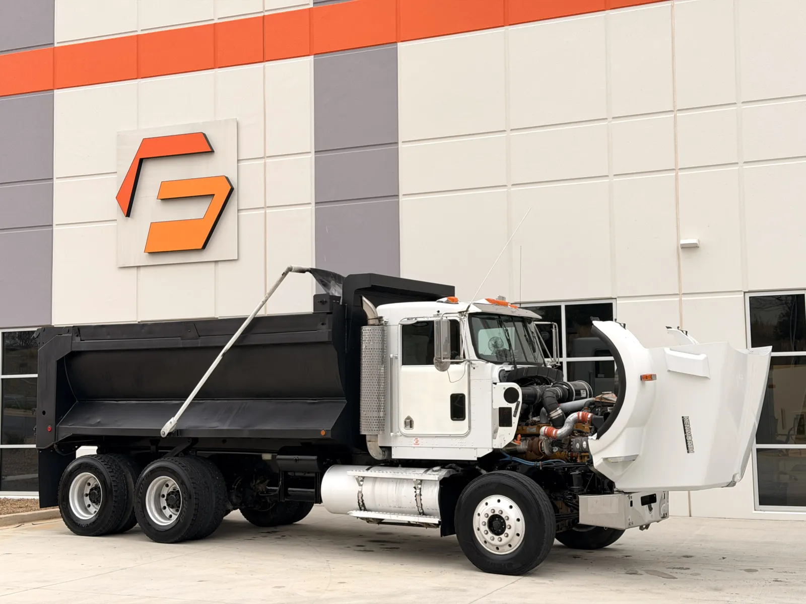 2001 Kenworth T800 - image 10