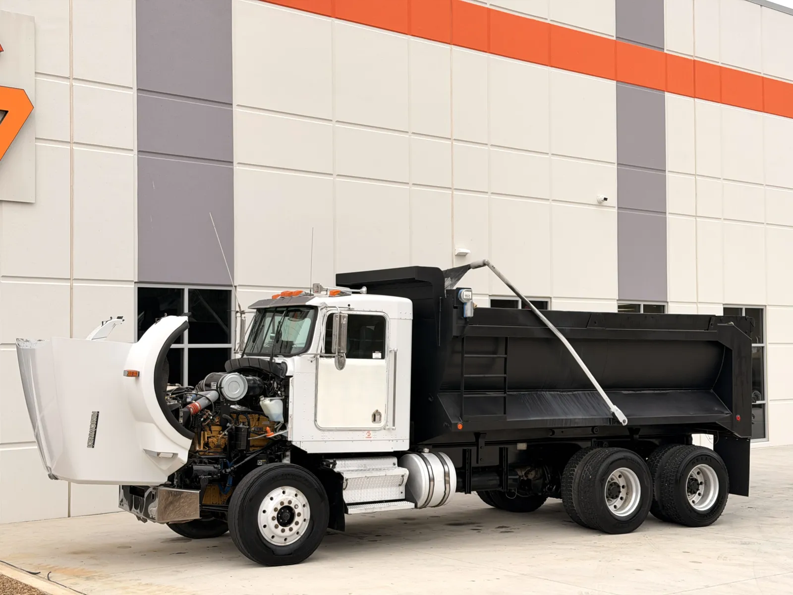 2001 Kenworth T800 - image 11