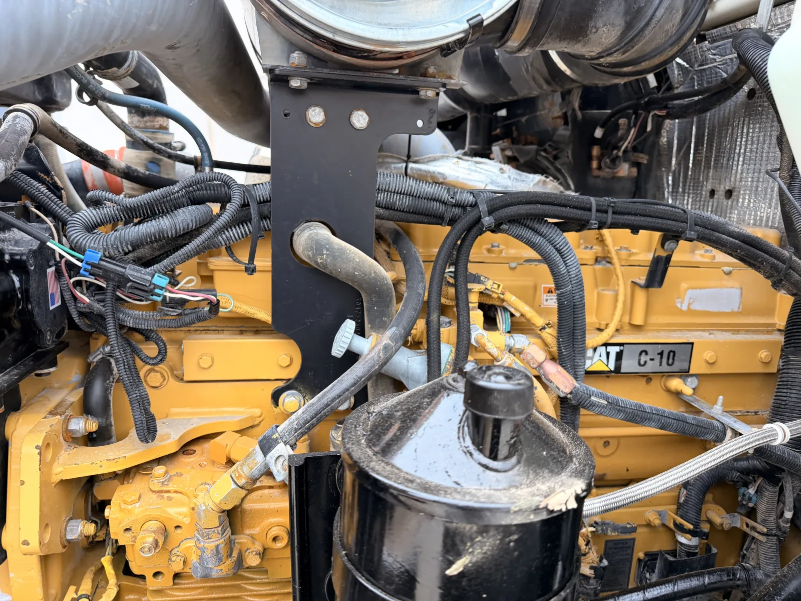 2001 Kenworth T800 - image 14