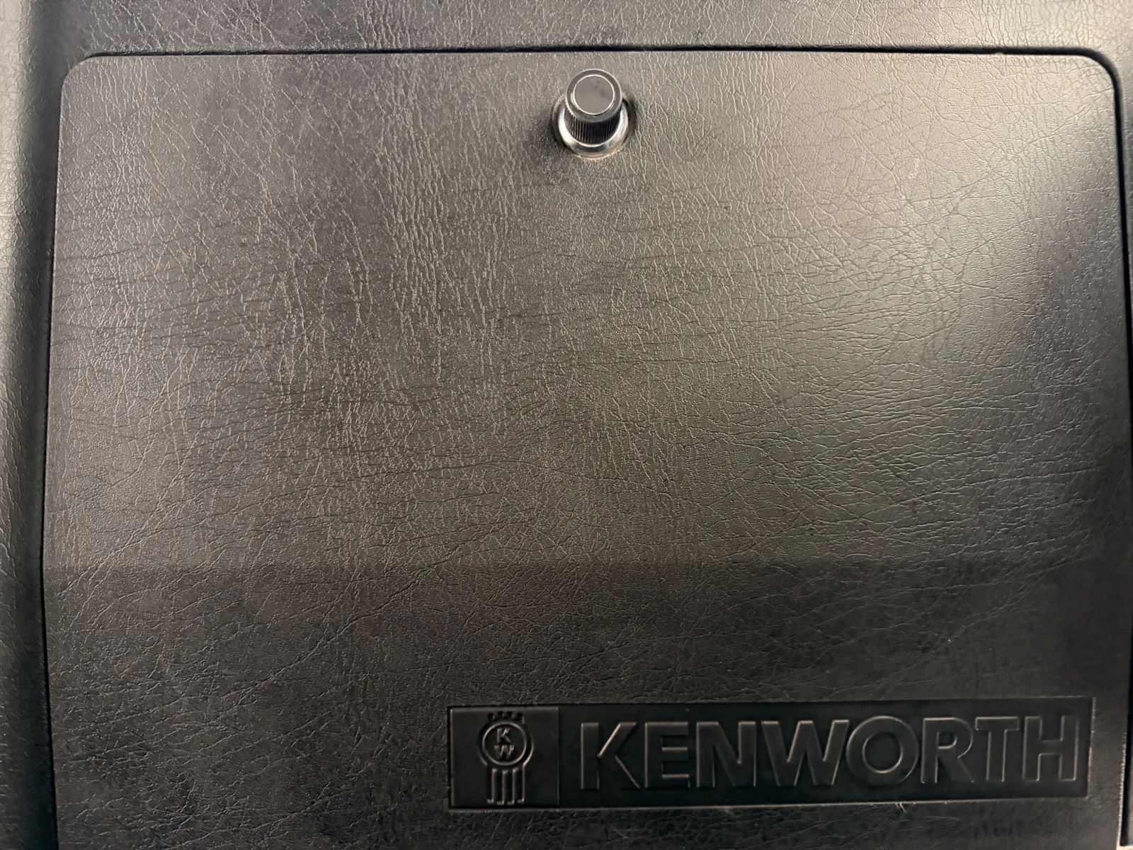 2001 Kenworth T800 - image 20