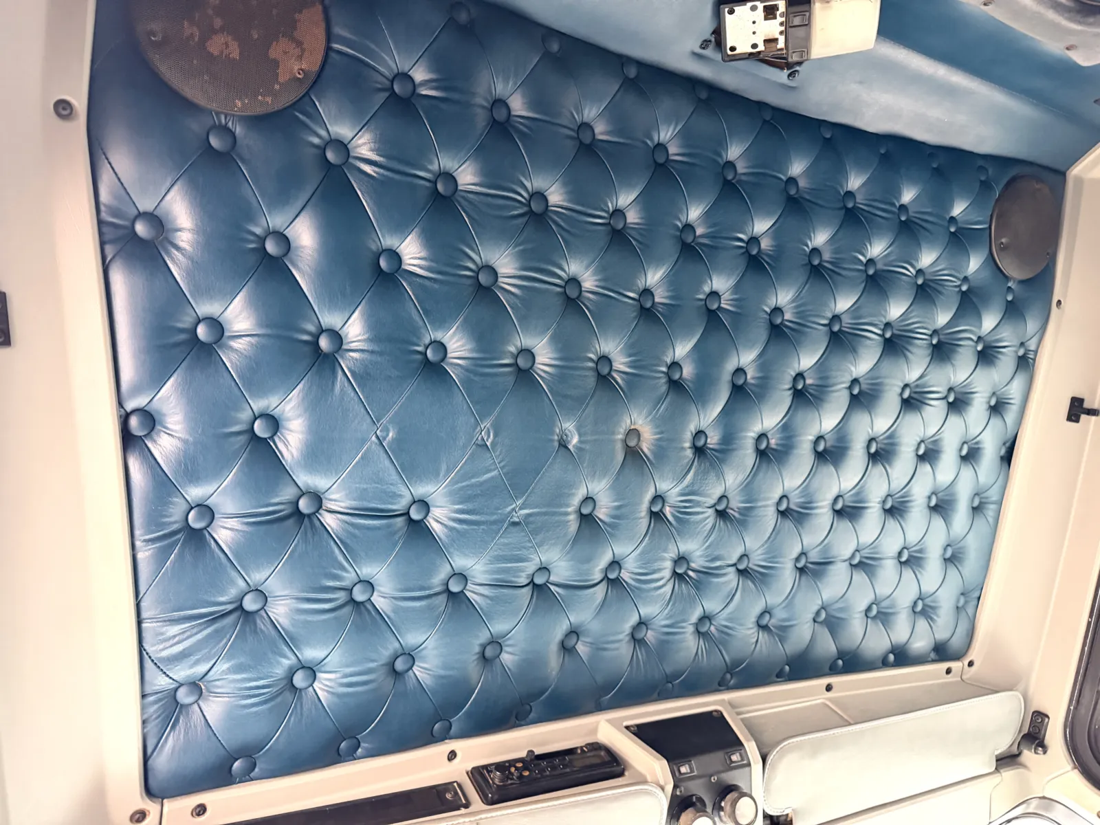 2001 Kenworth T800 - image 22