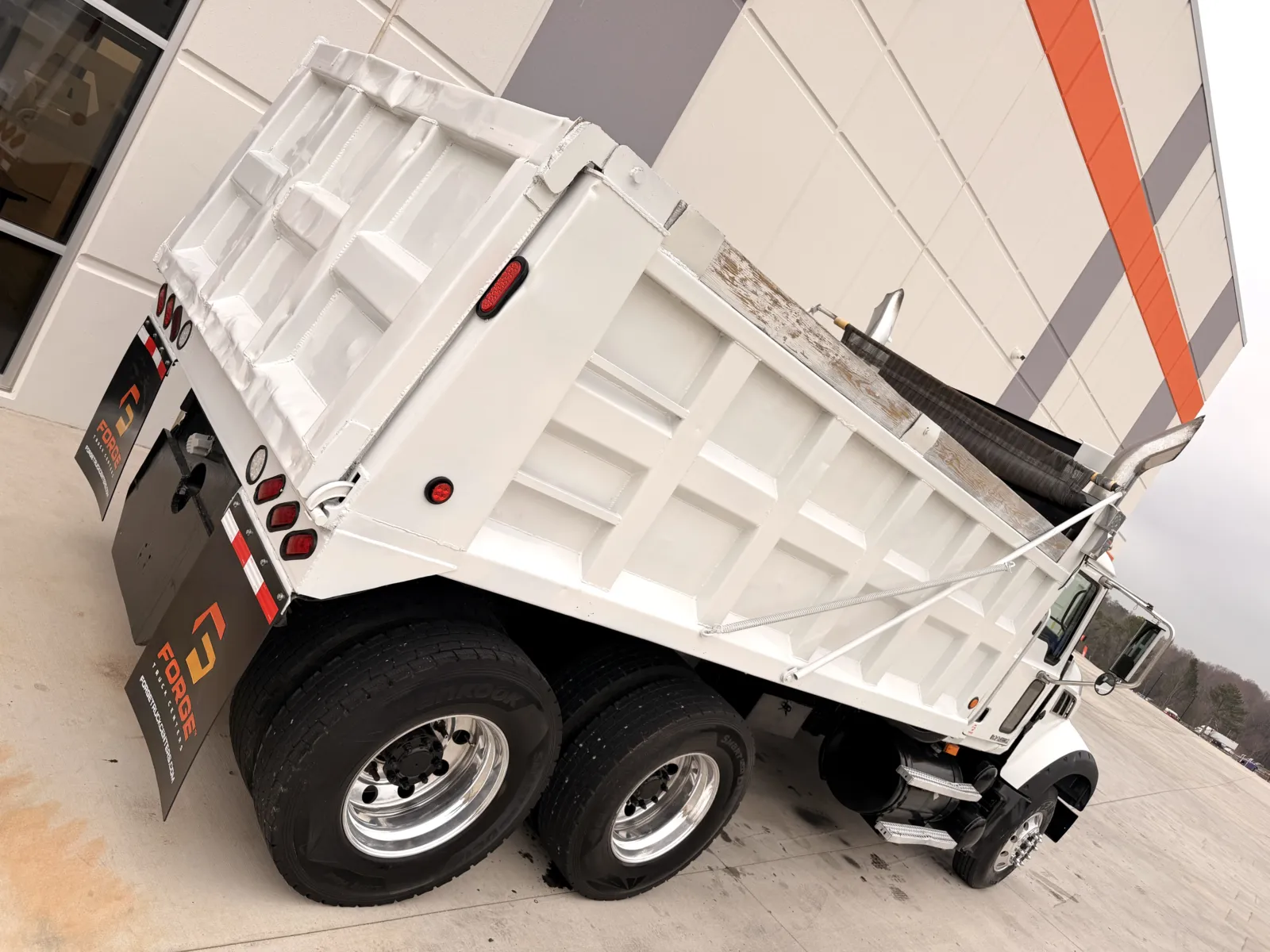 2009 Mack - image 12