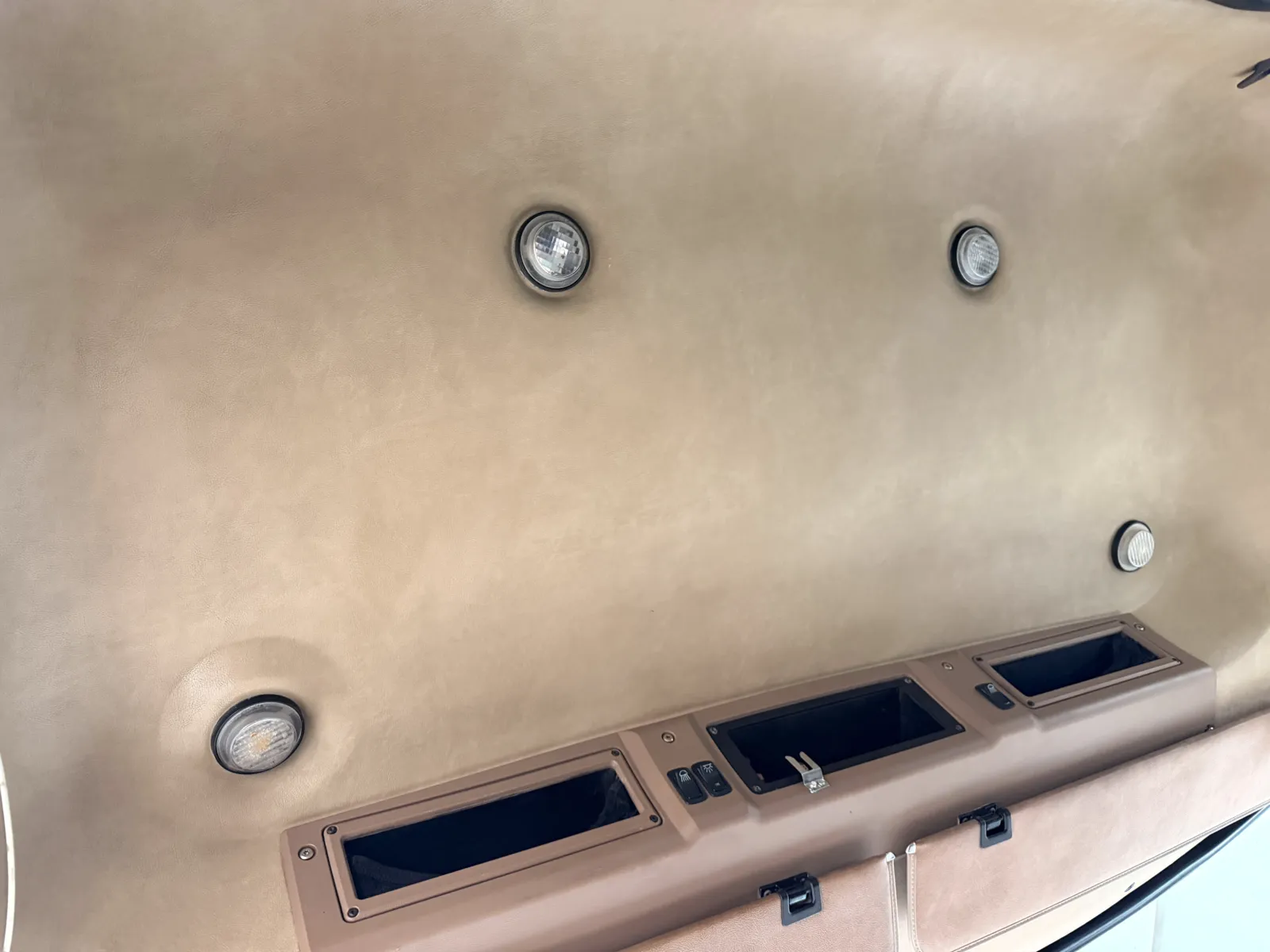 2009 Mack - image 22