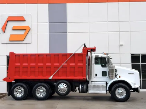 More photos of 2016 KENWORTH T800 at Forge Truck Centers - South Carolina, SC