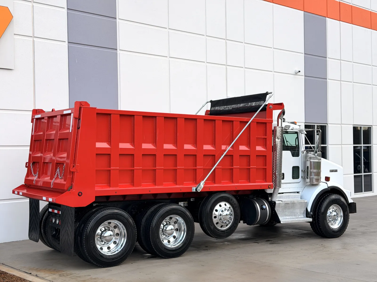 2016 Kenworth T800 - image 6