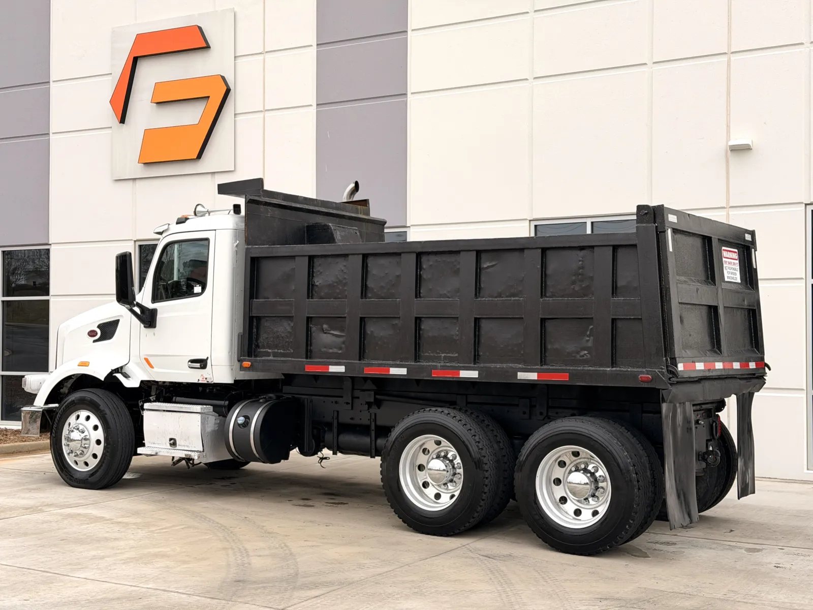 2016 Peterbilt 567 - image 7