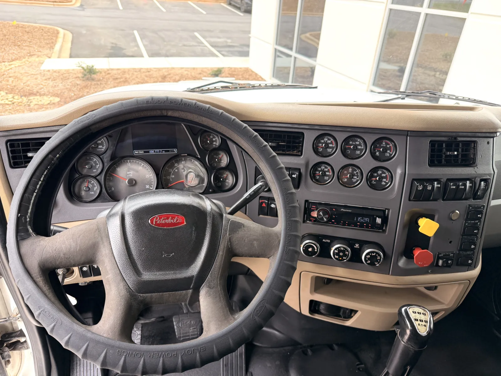 2016 Peterbilt 567 - image 17