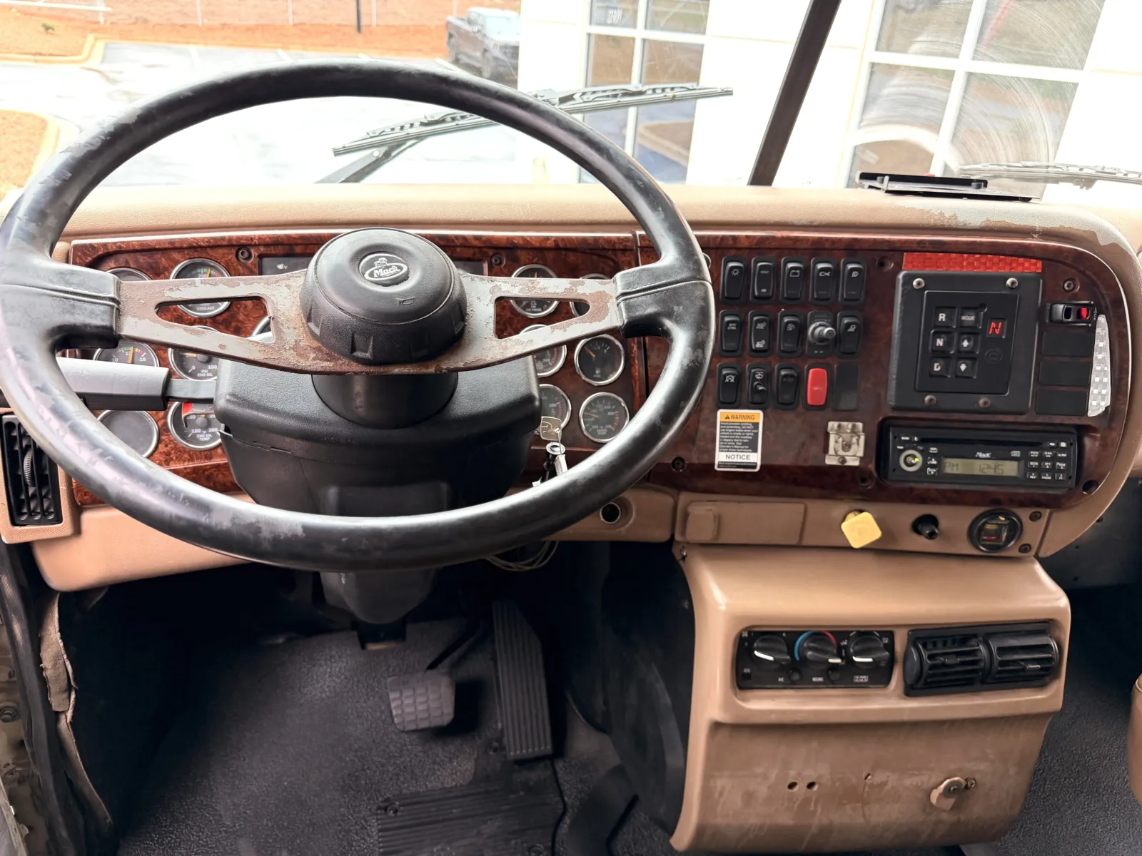 2006 Mack - image 17