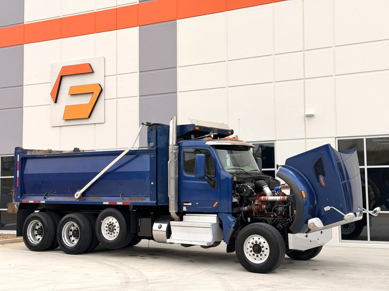 2019 Peterbilt 567 - image 10