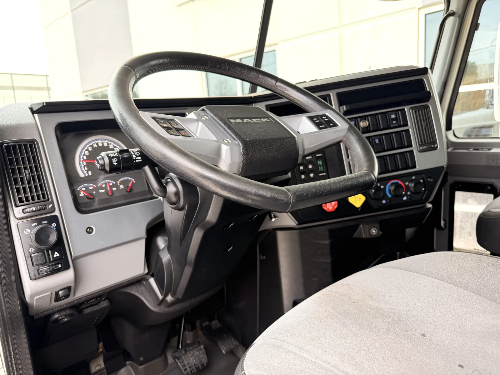 2021 Mack - image 16