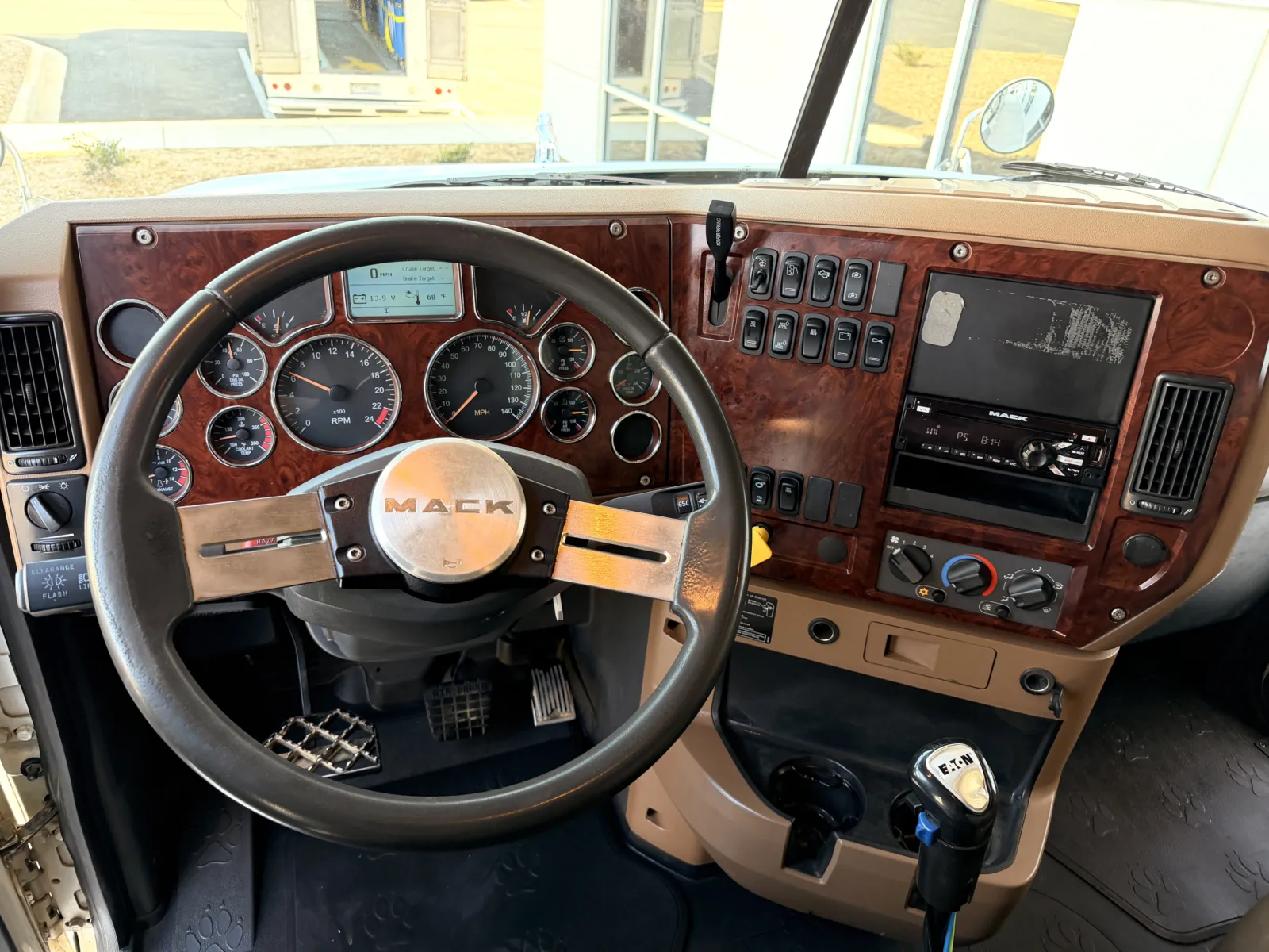 2017 Mack - image 16