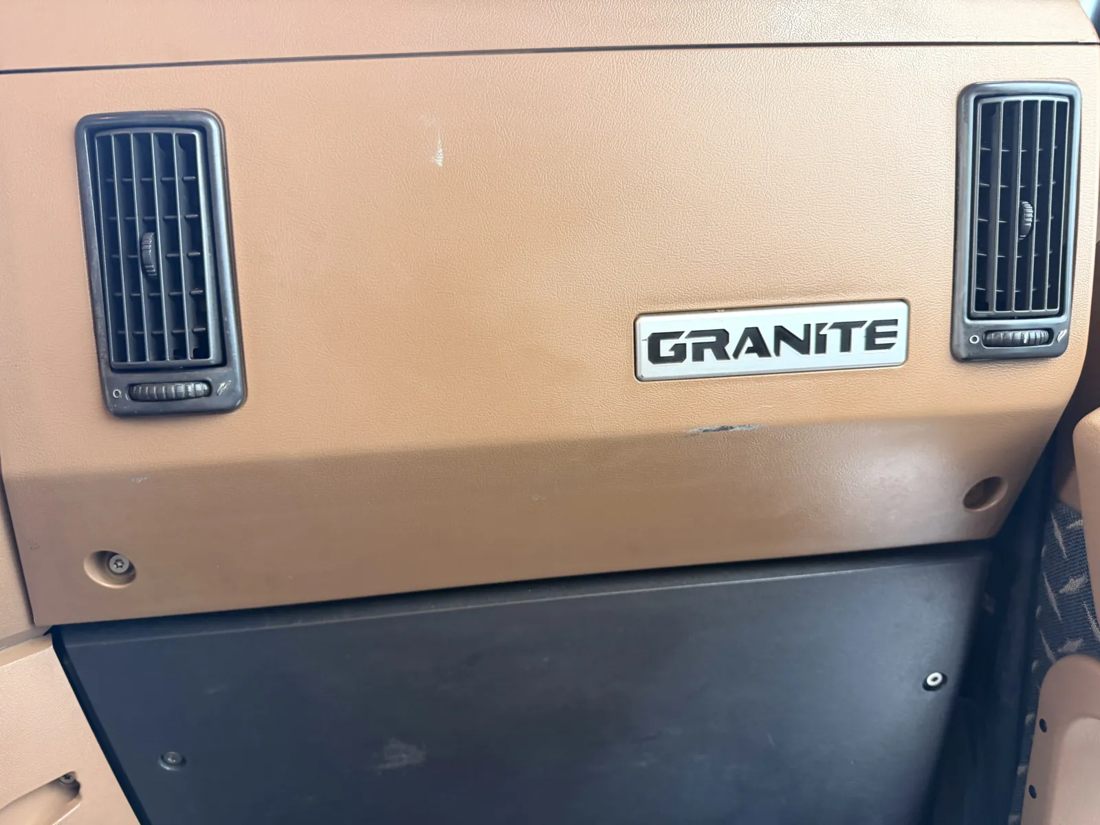 2017 Mack - image 19