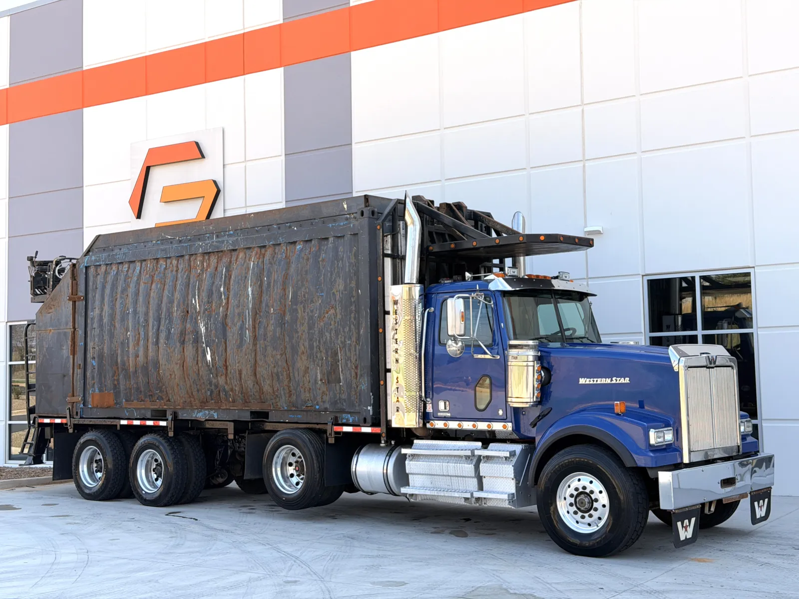 2018 Western Star 4900 - image 1