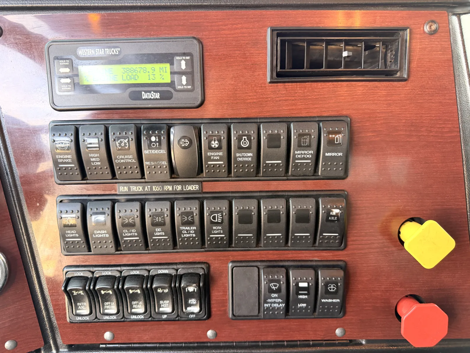 2018 Western Star 4900 - image 18