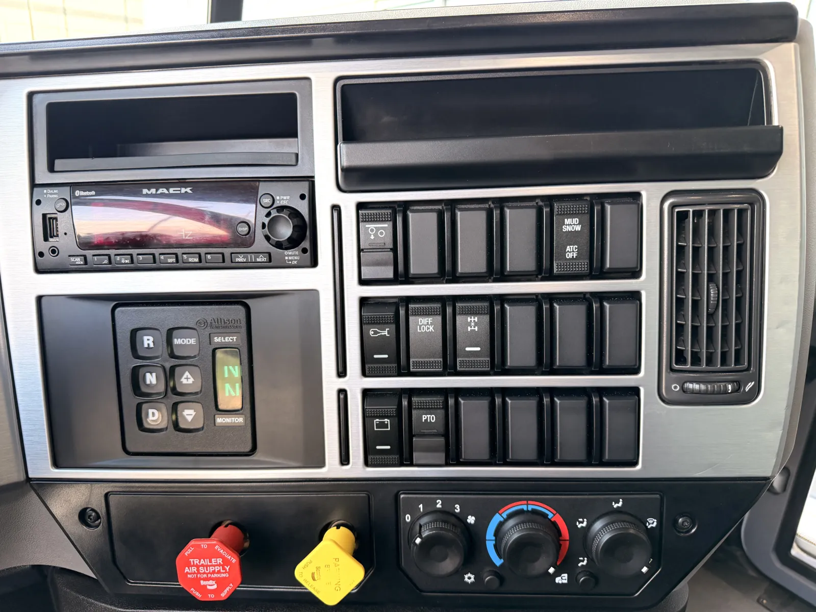 2023 Mack - image 19