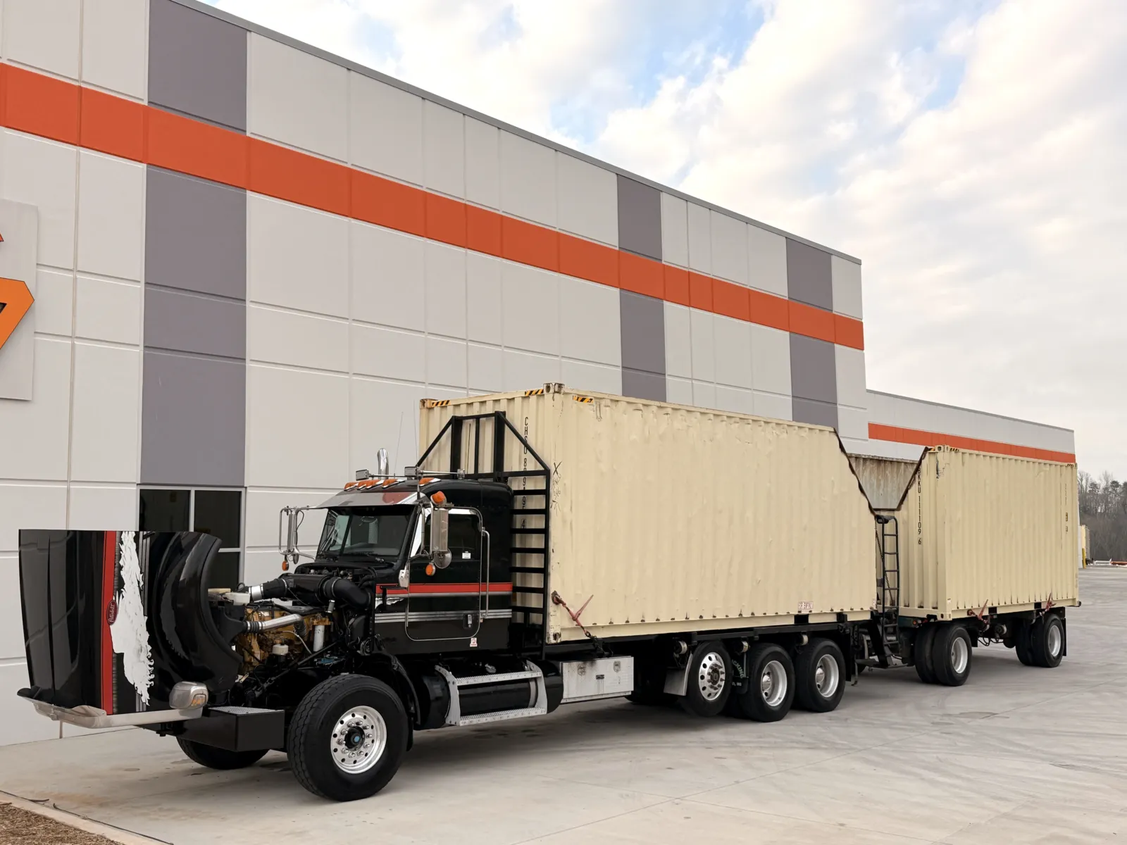 2013 Peterbilt 389 - image 10