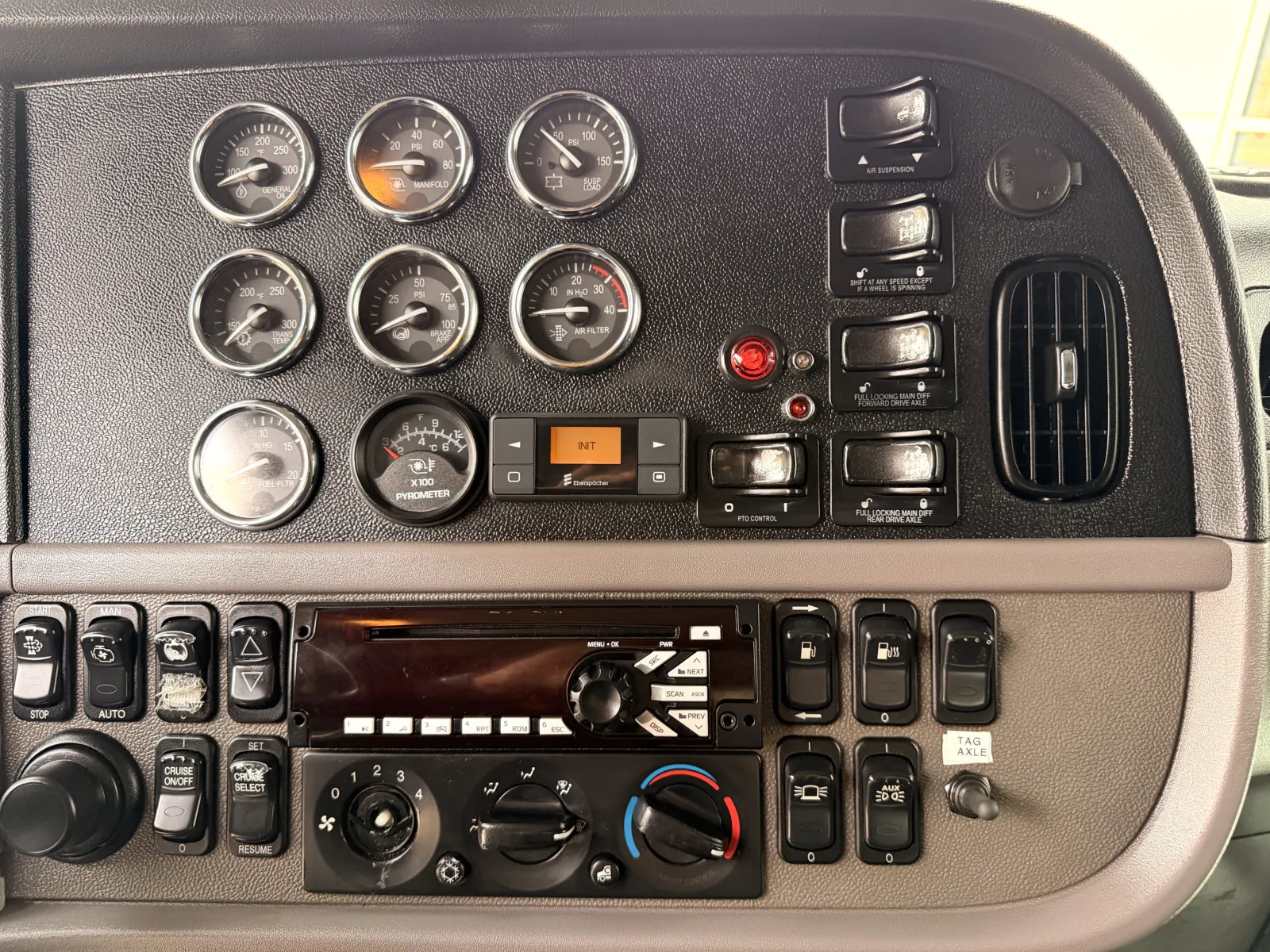 2013 Peterbilt 389 - image 17