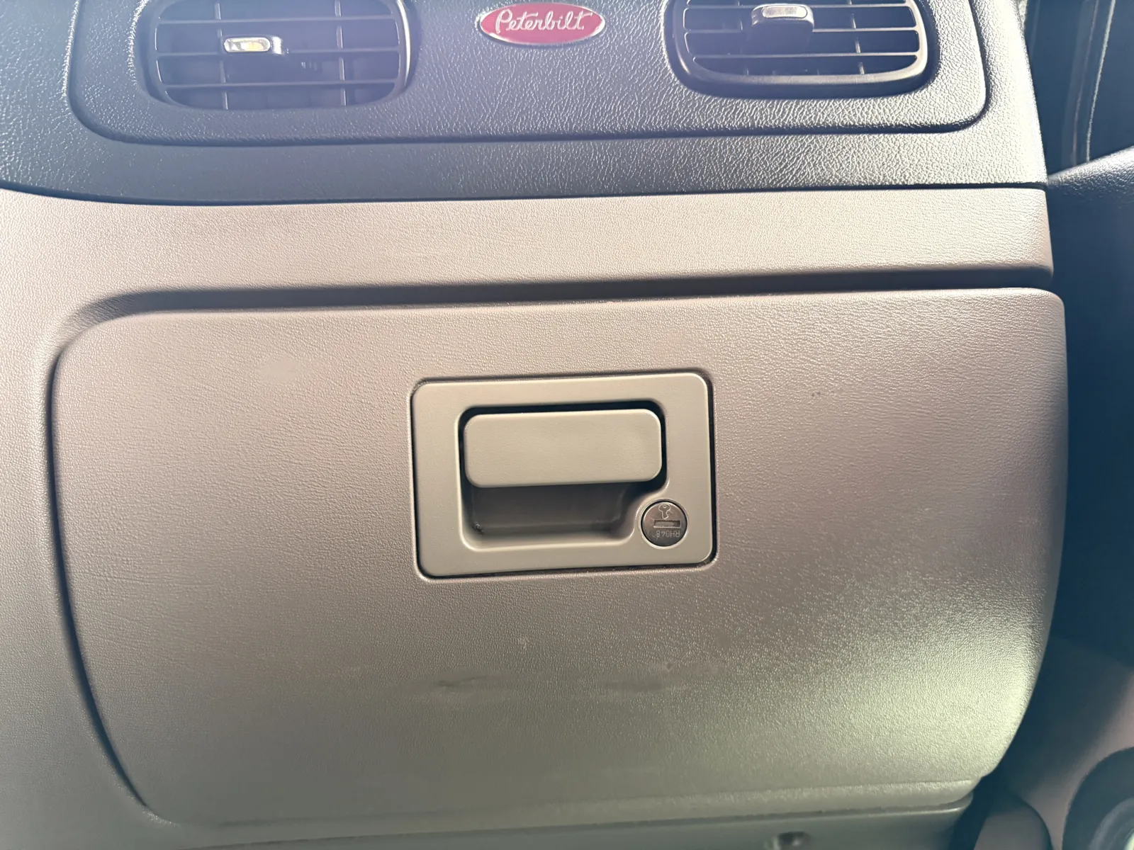 2013 Peterbilt 389 - image 18