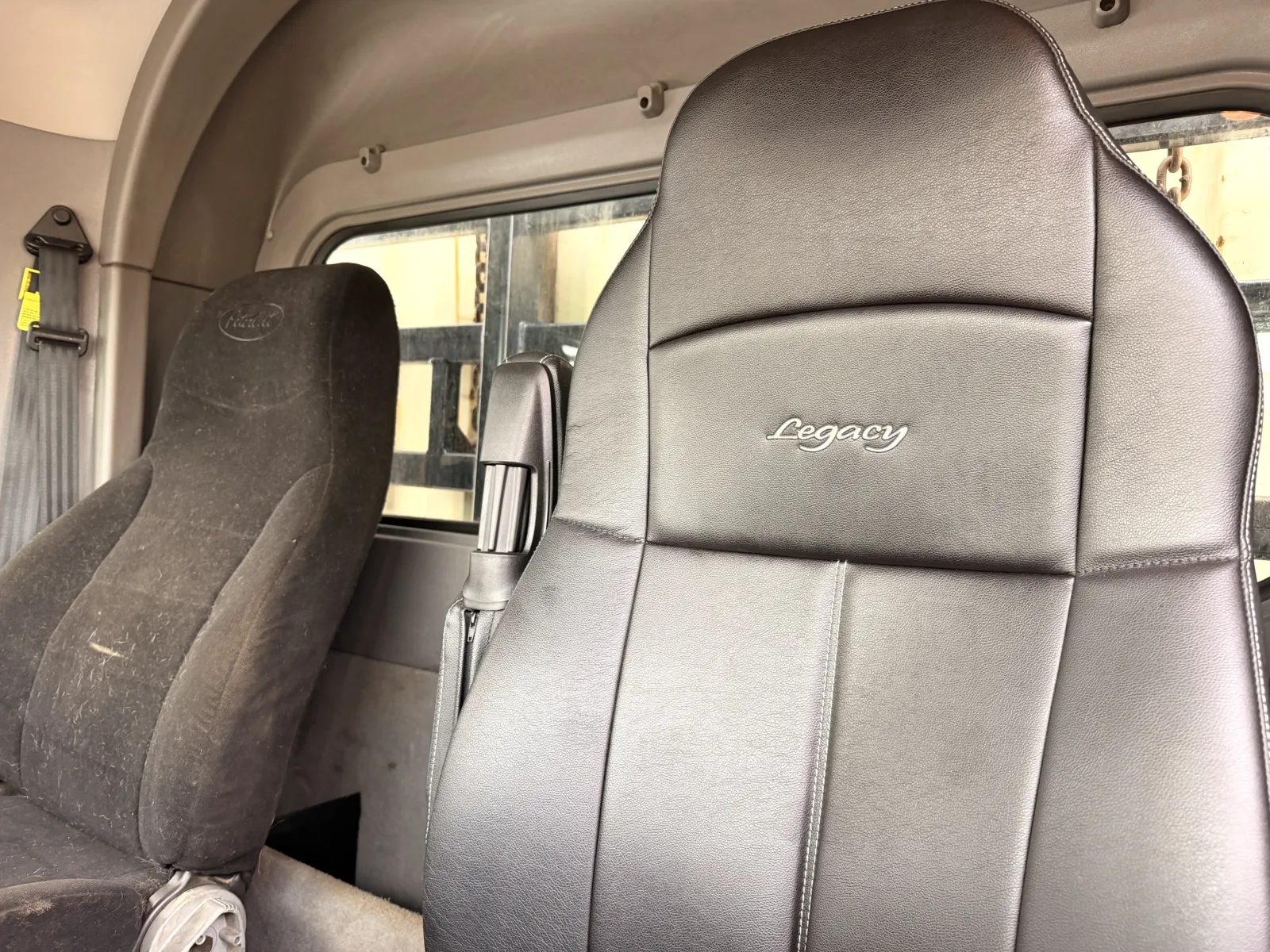 2013 Peterbilt 389 - image 19