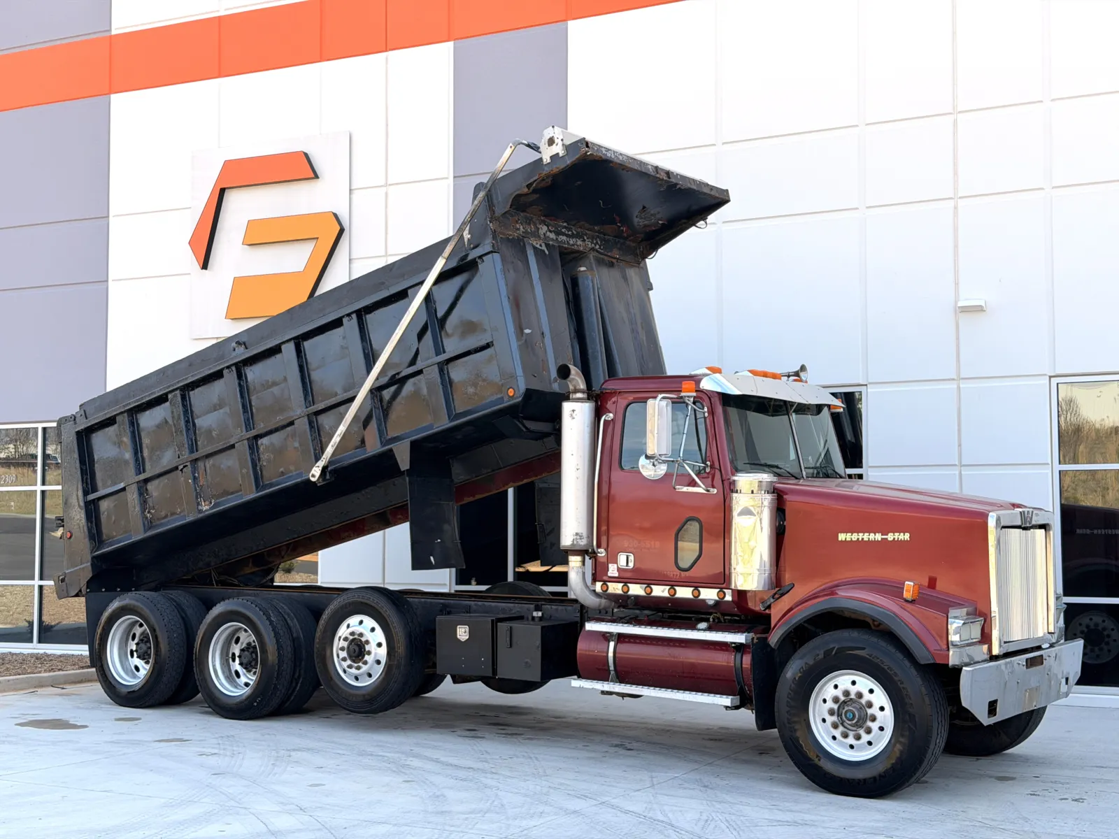 2004 Western Star 4900 - image 1