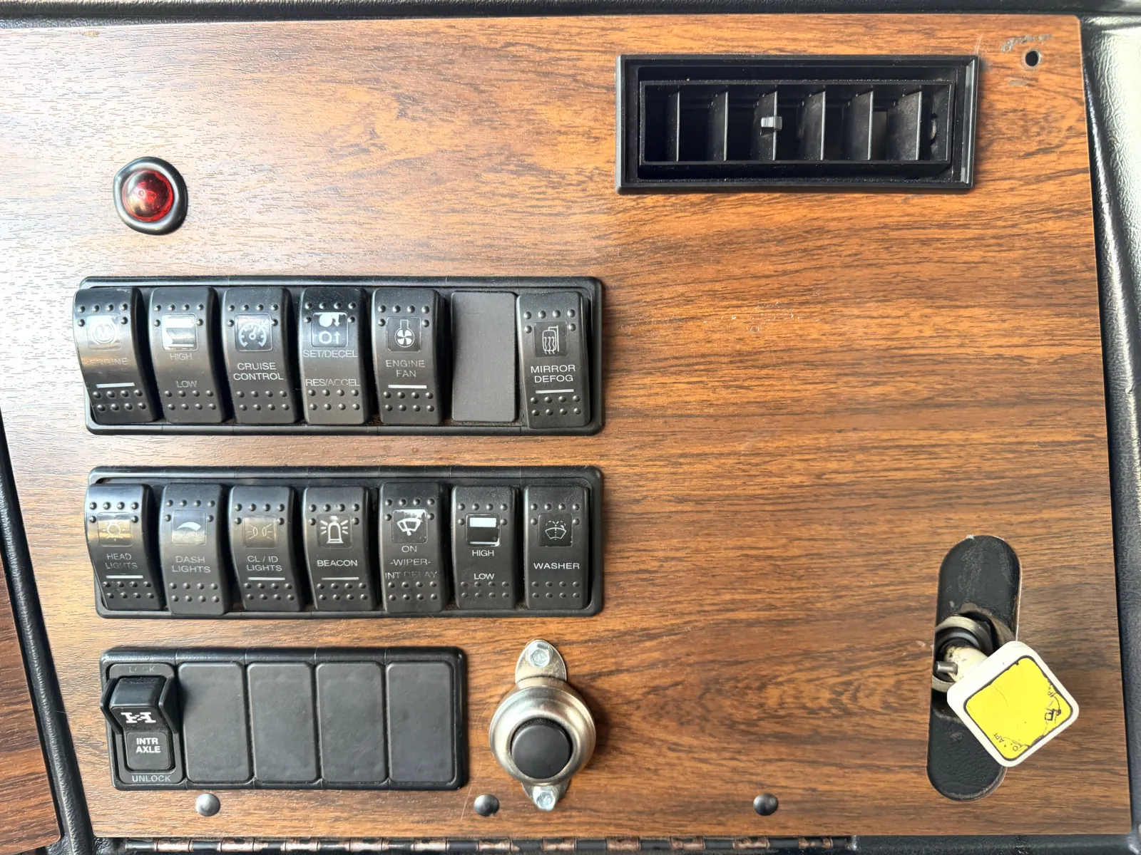 2004 Western Star 4900 - image 19