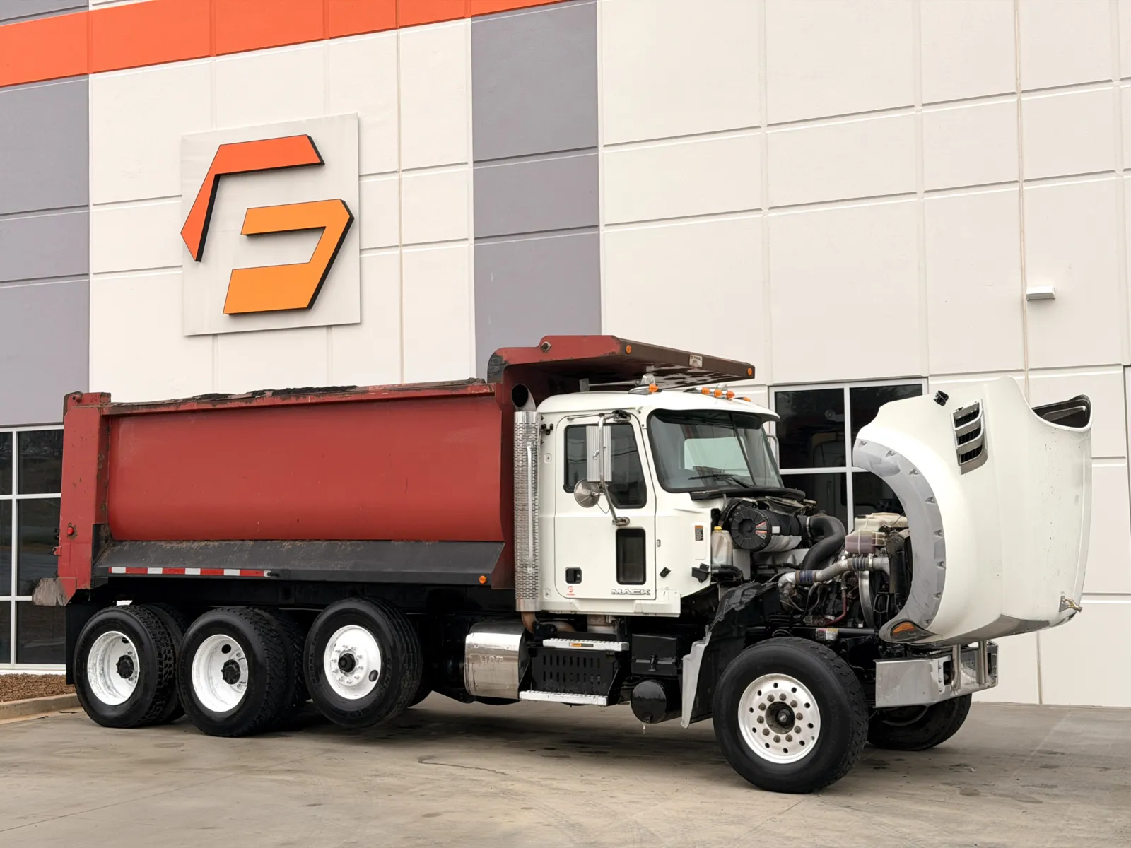 2011 Mack - image 10