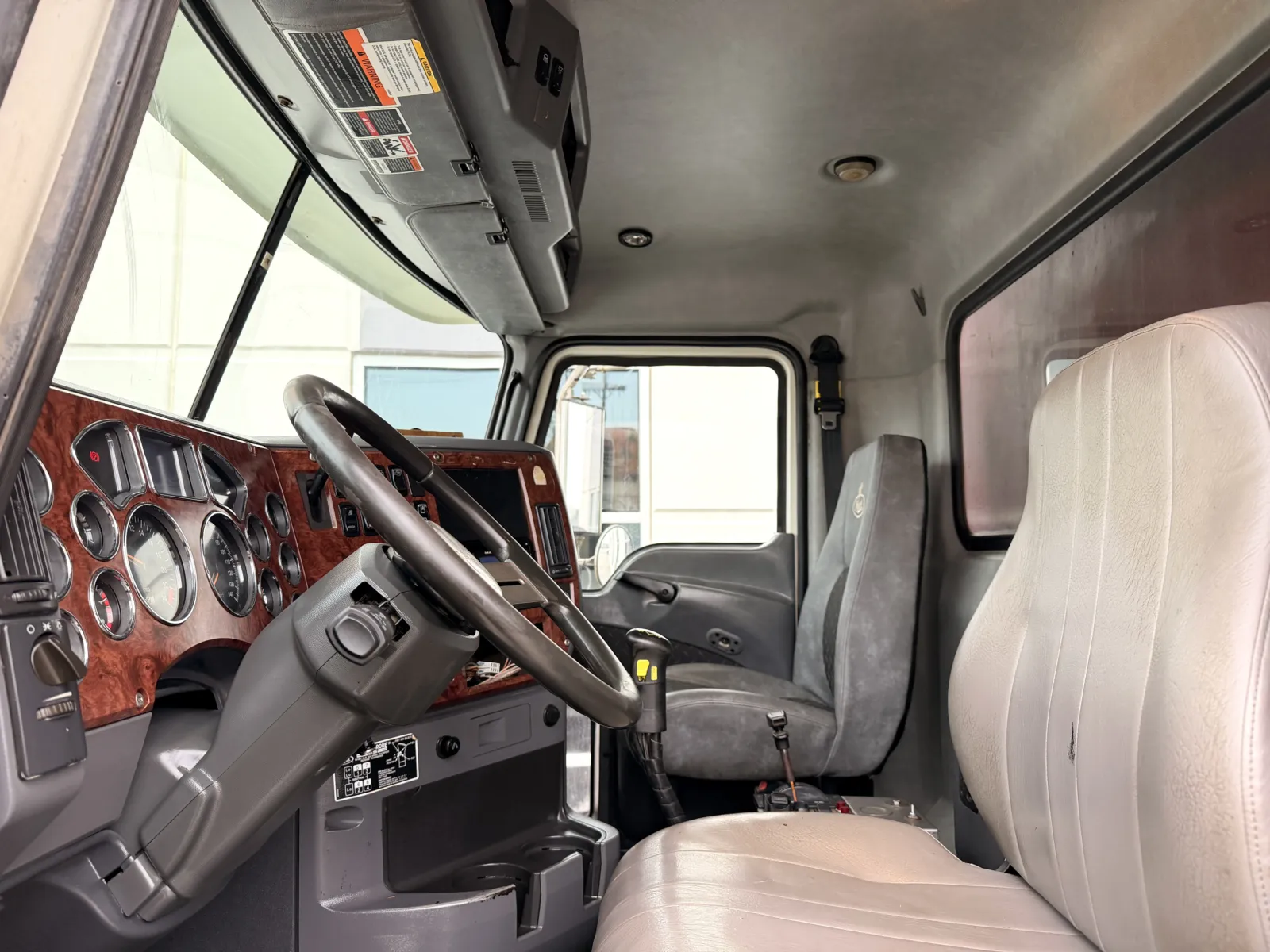 2011 Mack - image 15