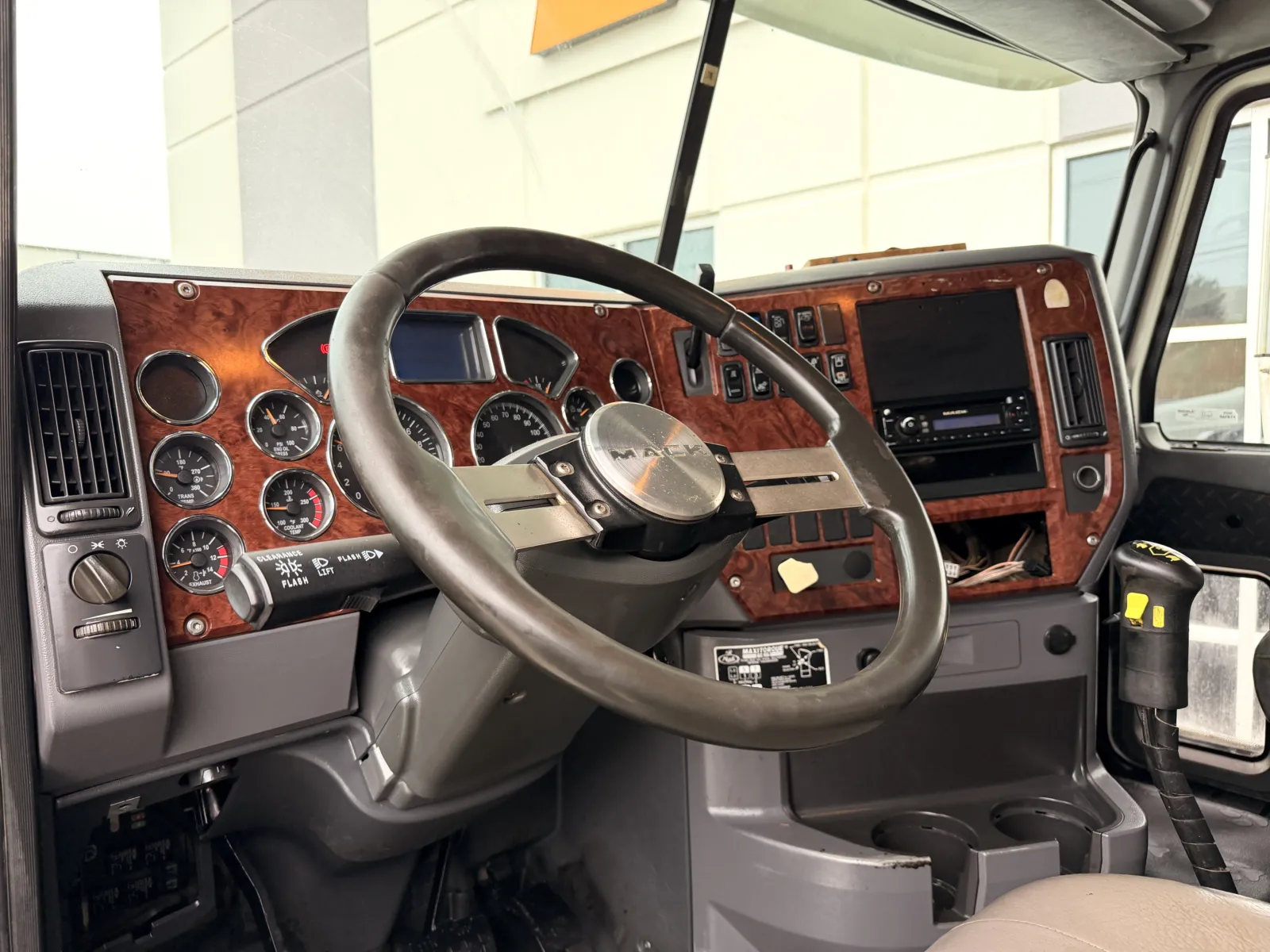 2011 Mack - image 16