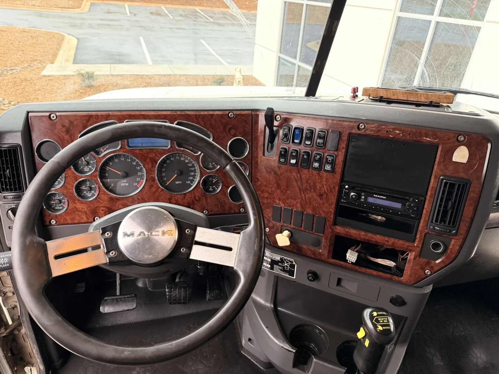 2011 Mack - image 17