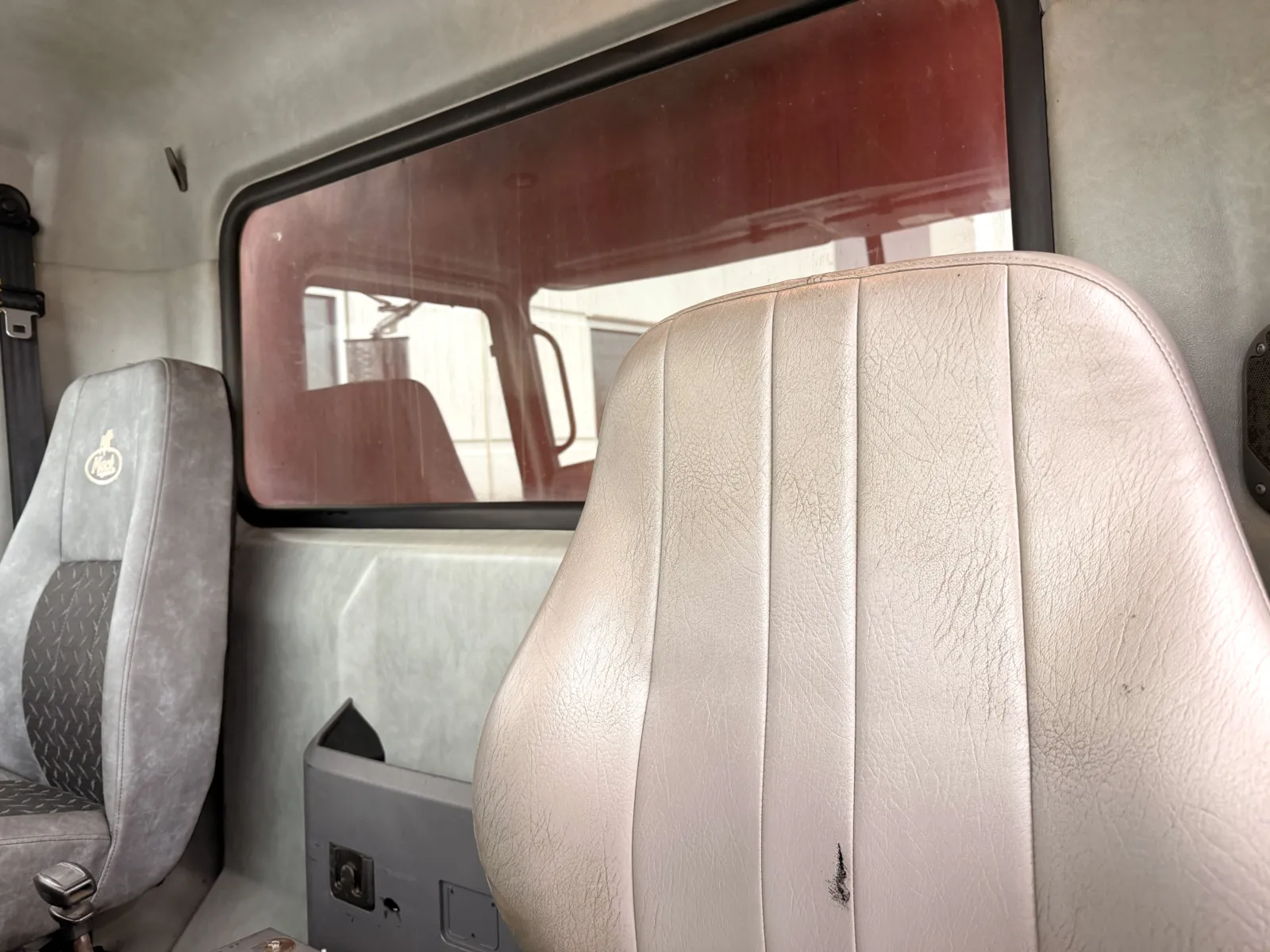 2011 Mack - image 21