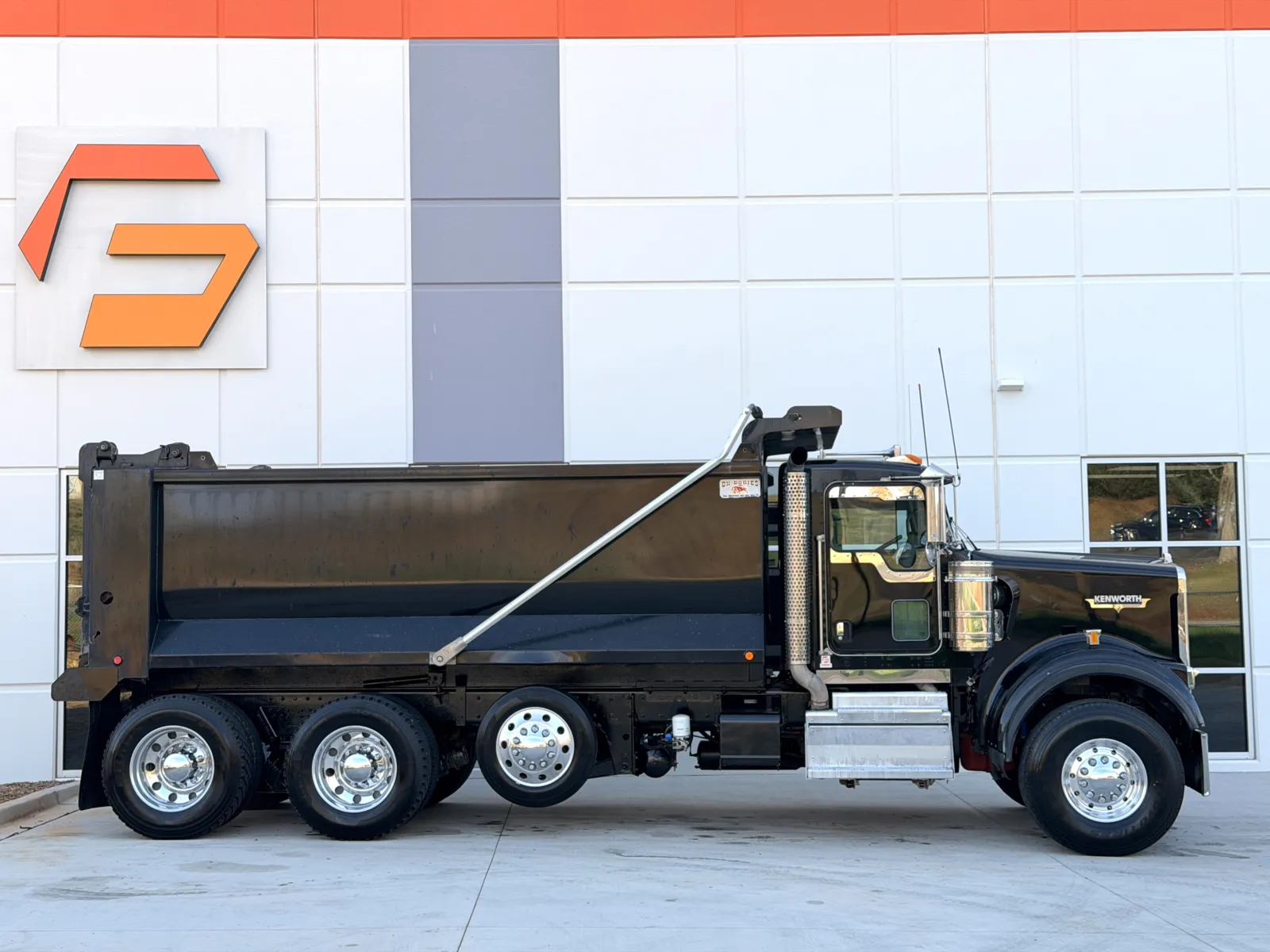 2021 Kenworth W900 - image 4