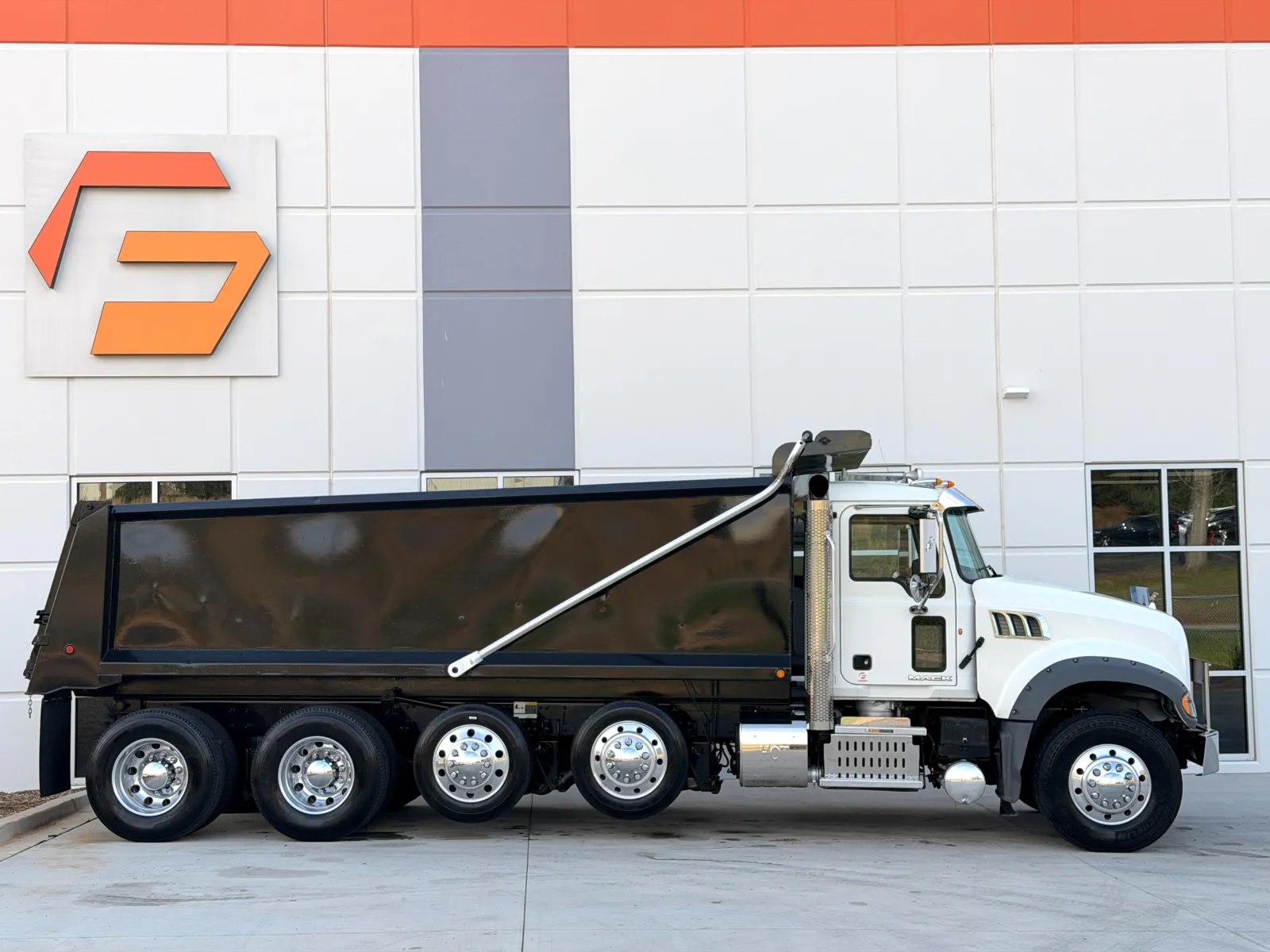 2015 Mack - image 4