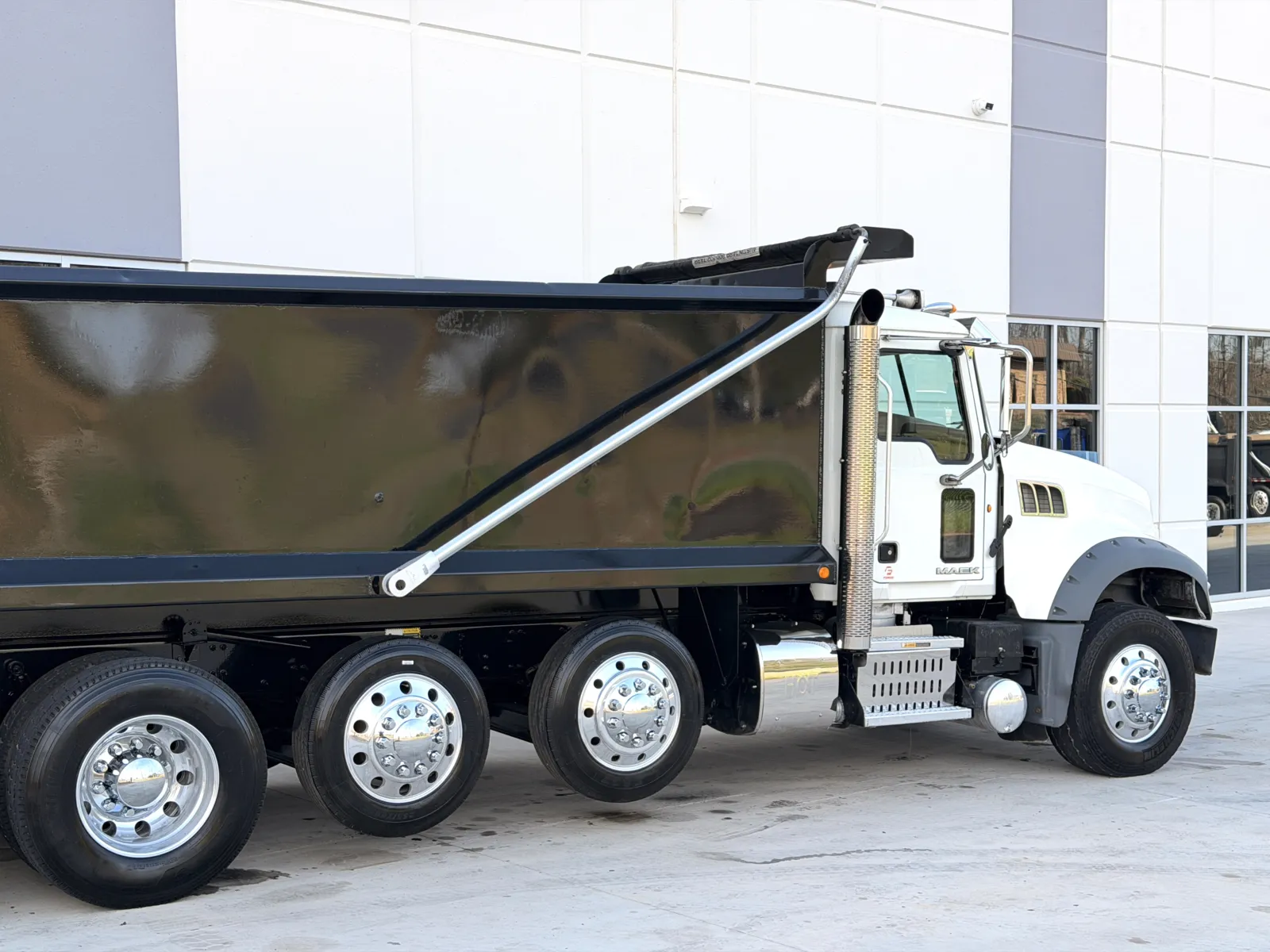 2015 Mack - image 8