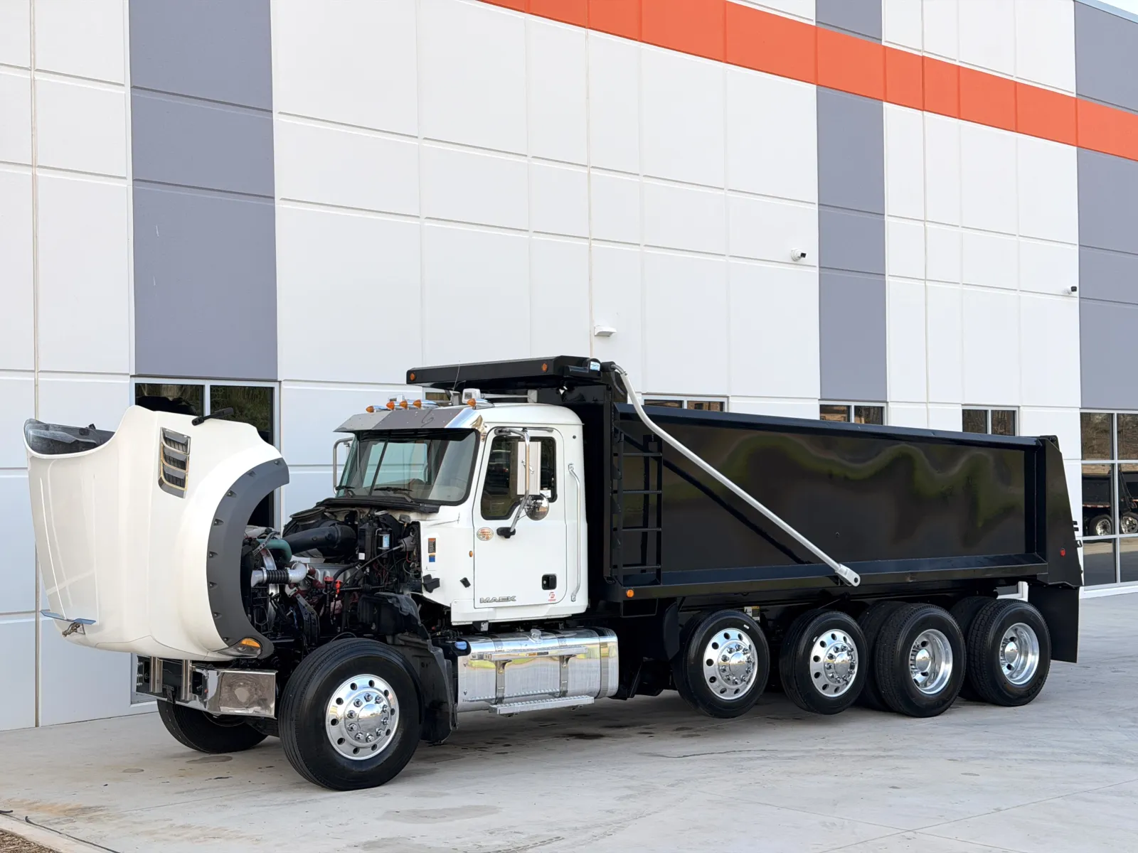 2015 Mack - image 11
