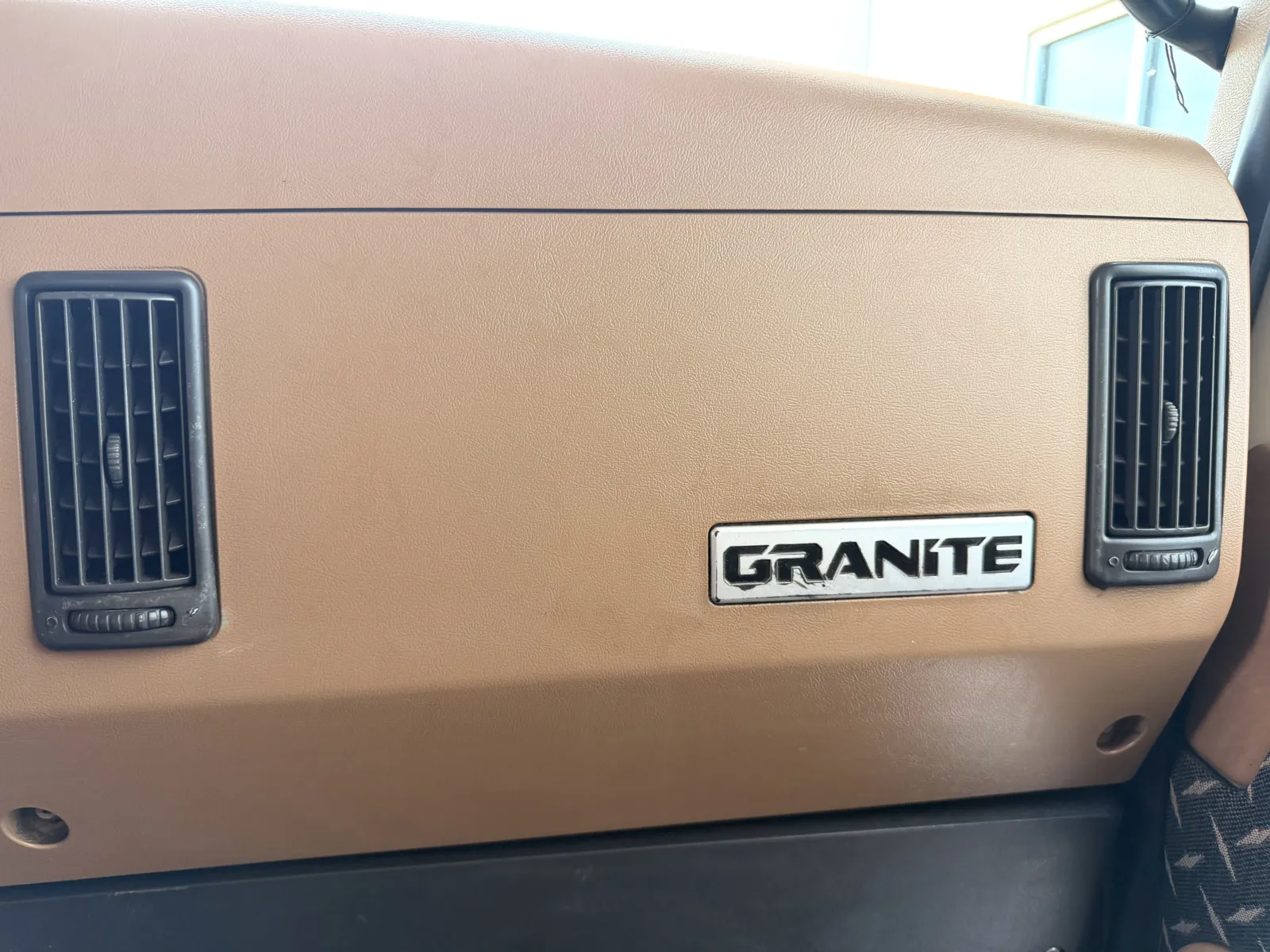 2015 Mack - image 20