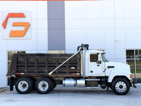 More photos of 2012 MACK CHU613 at Forge Truck Centers - South Carolina, SC