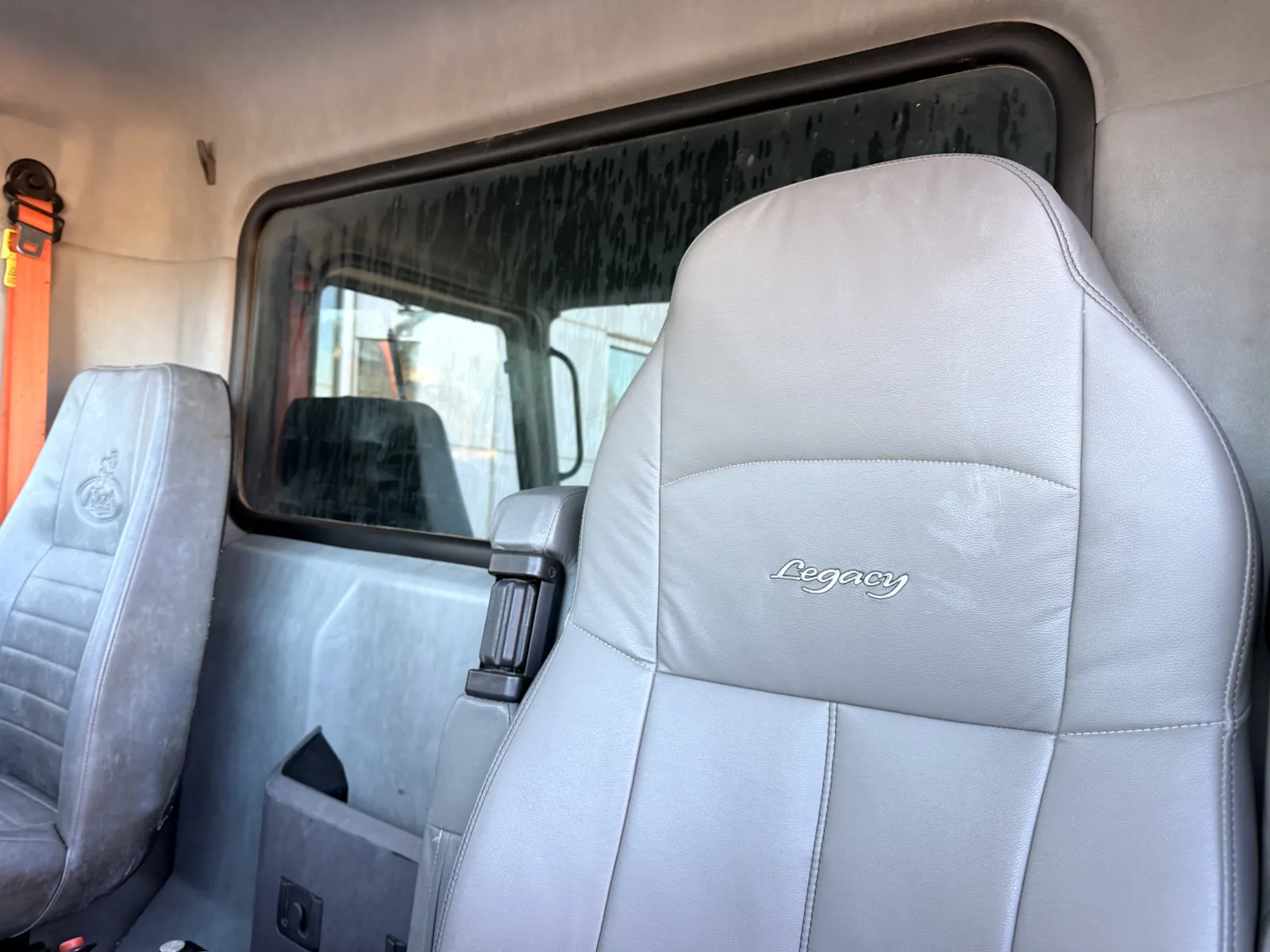 2013 Mack - image 21