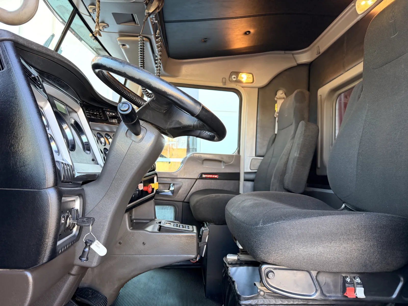 2021 Kenworth W900 - image 15