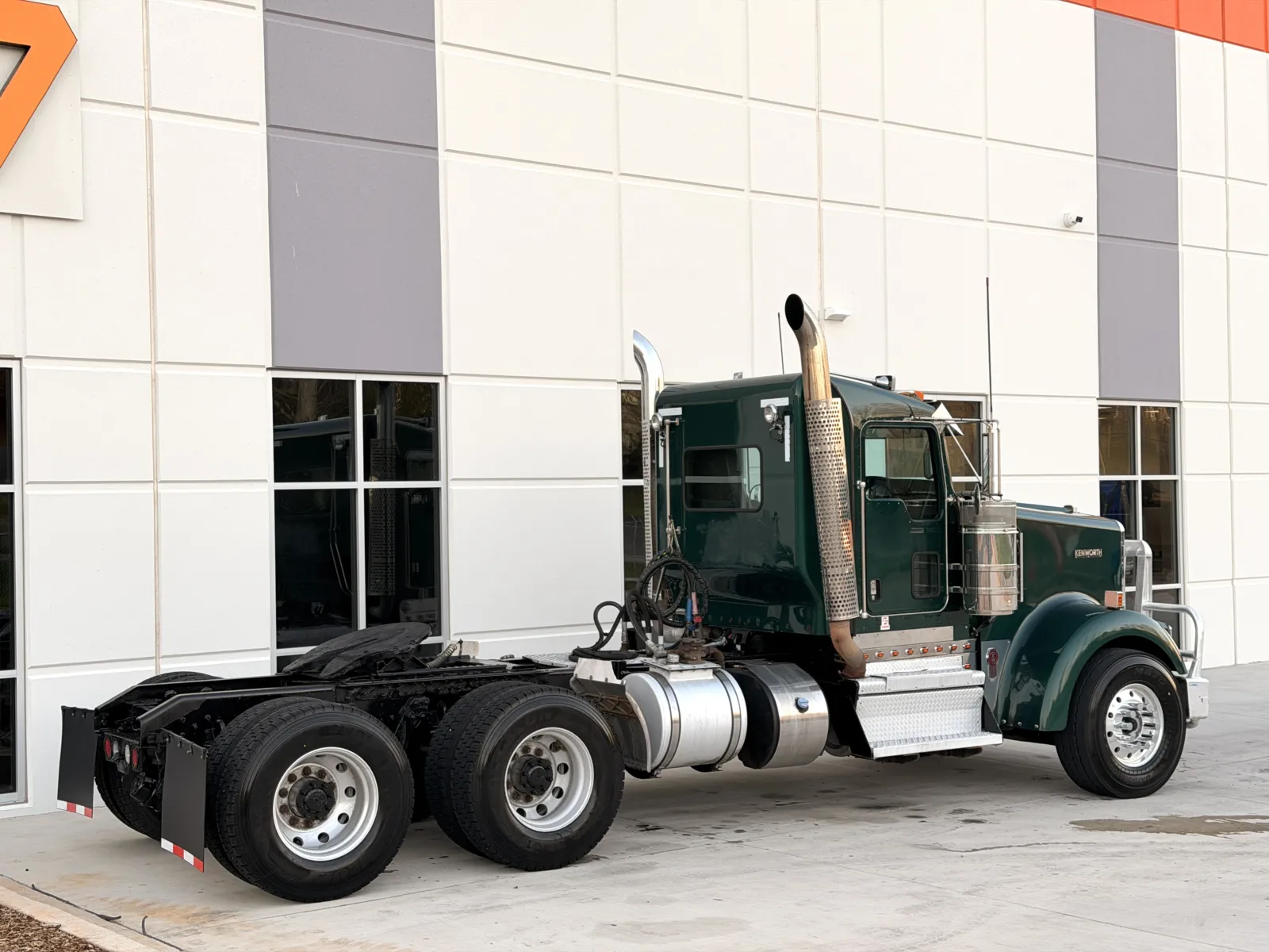 2018 Kenworth W900 - image 5