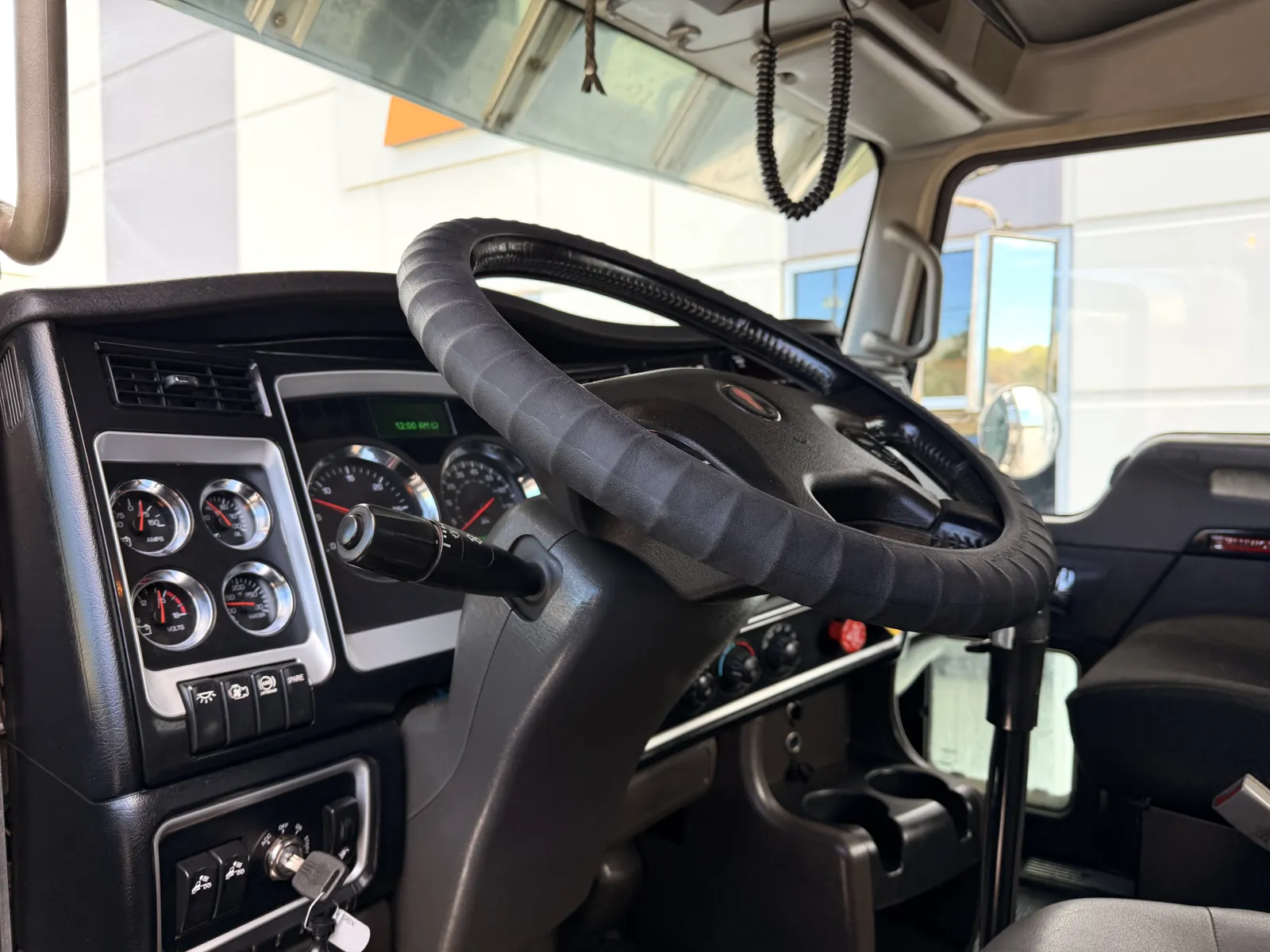 2018 Kenworth W900 - image 15