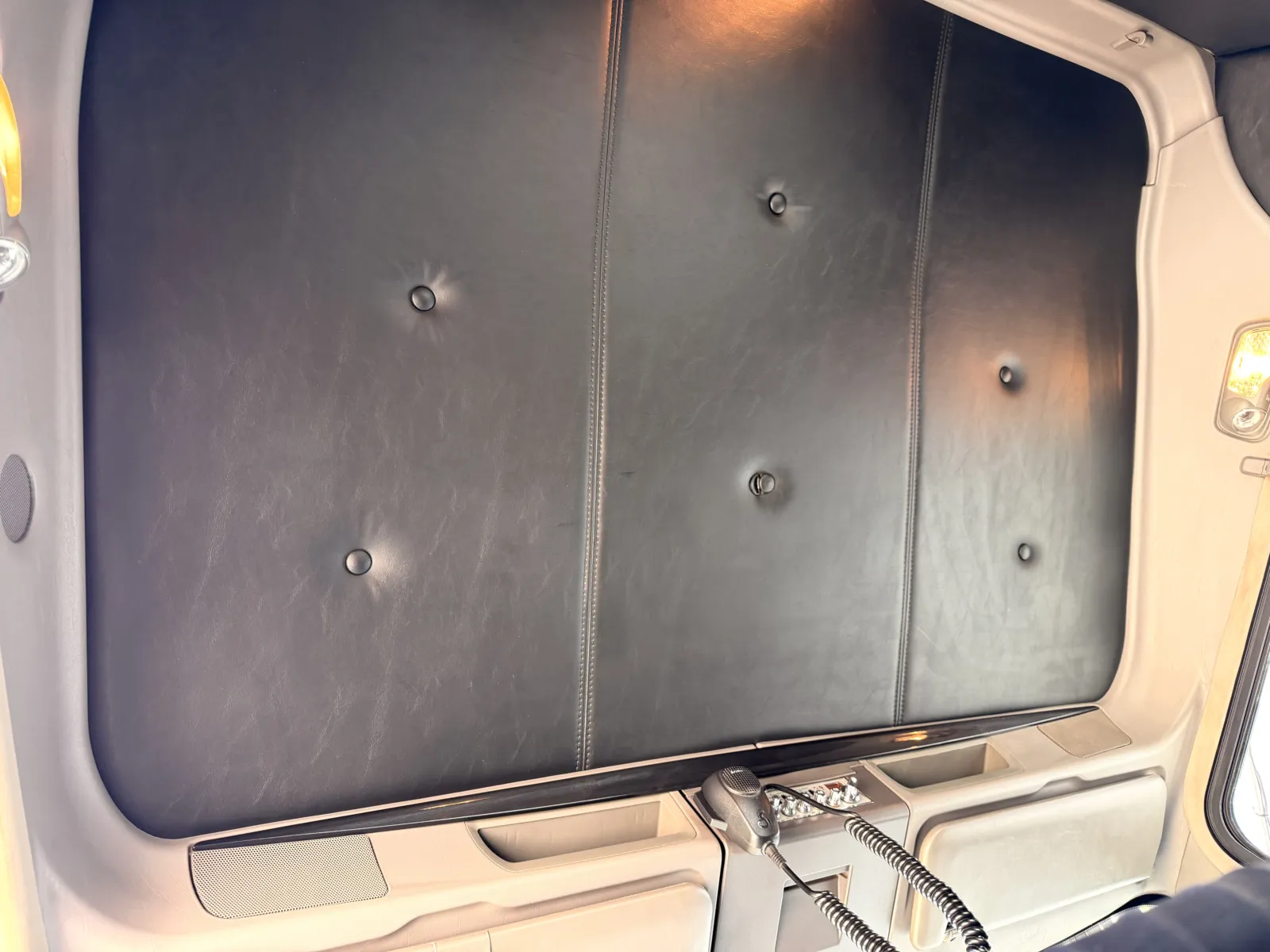 2018 Kenworth W900 - image 21