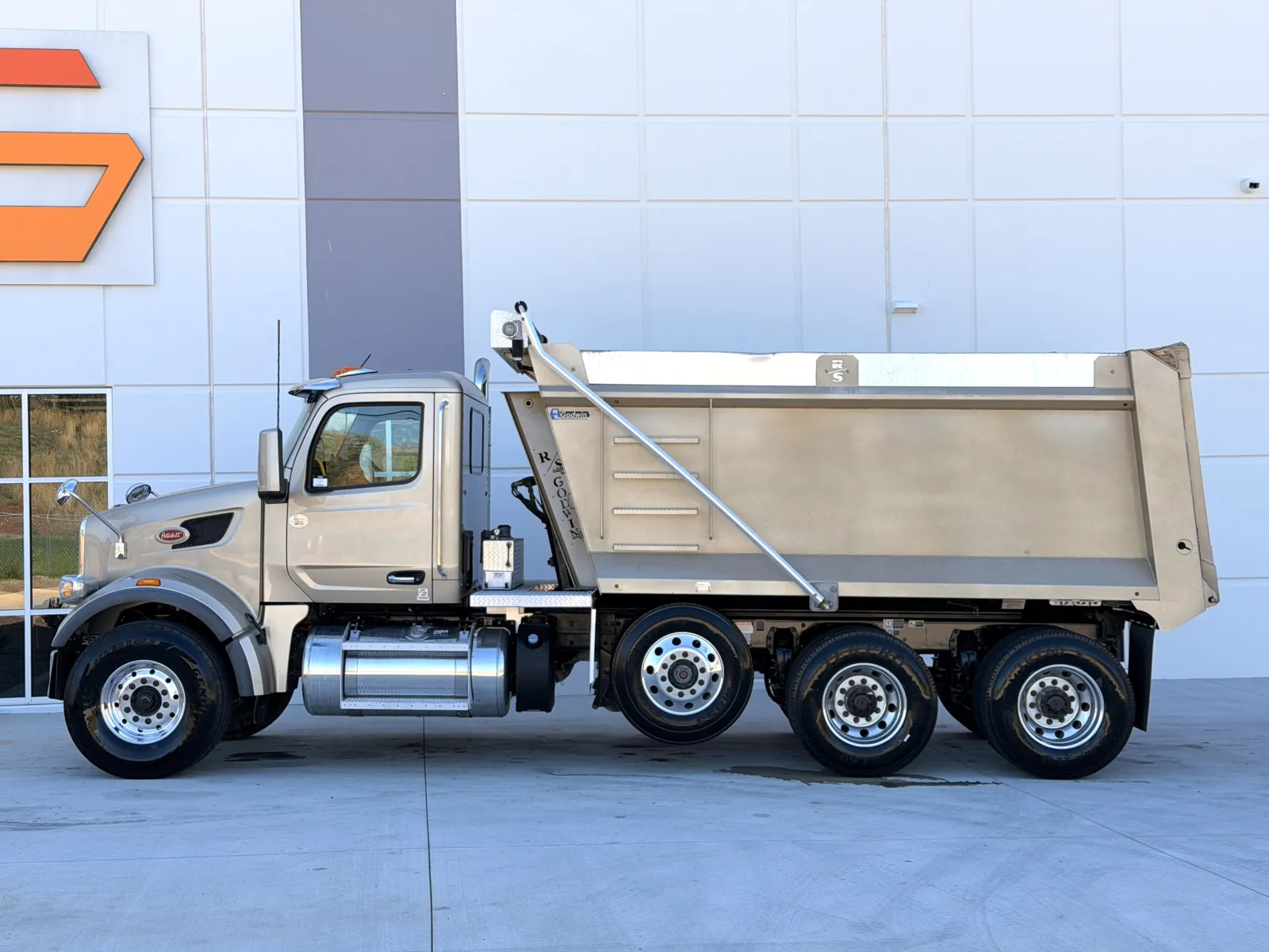 2024 Peterbilt 567 - image 5