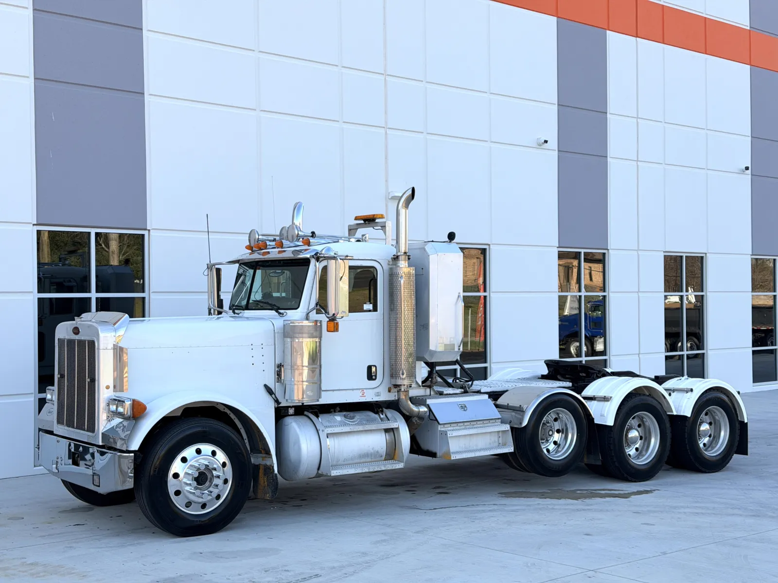 2007 Peterbilt - image 2