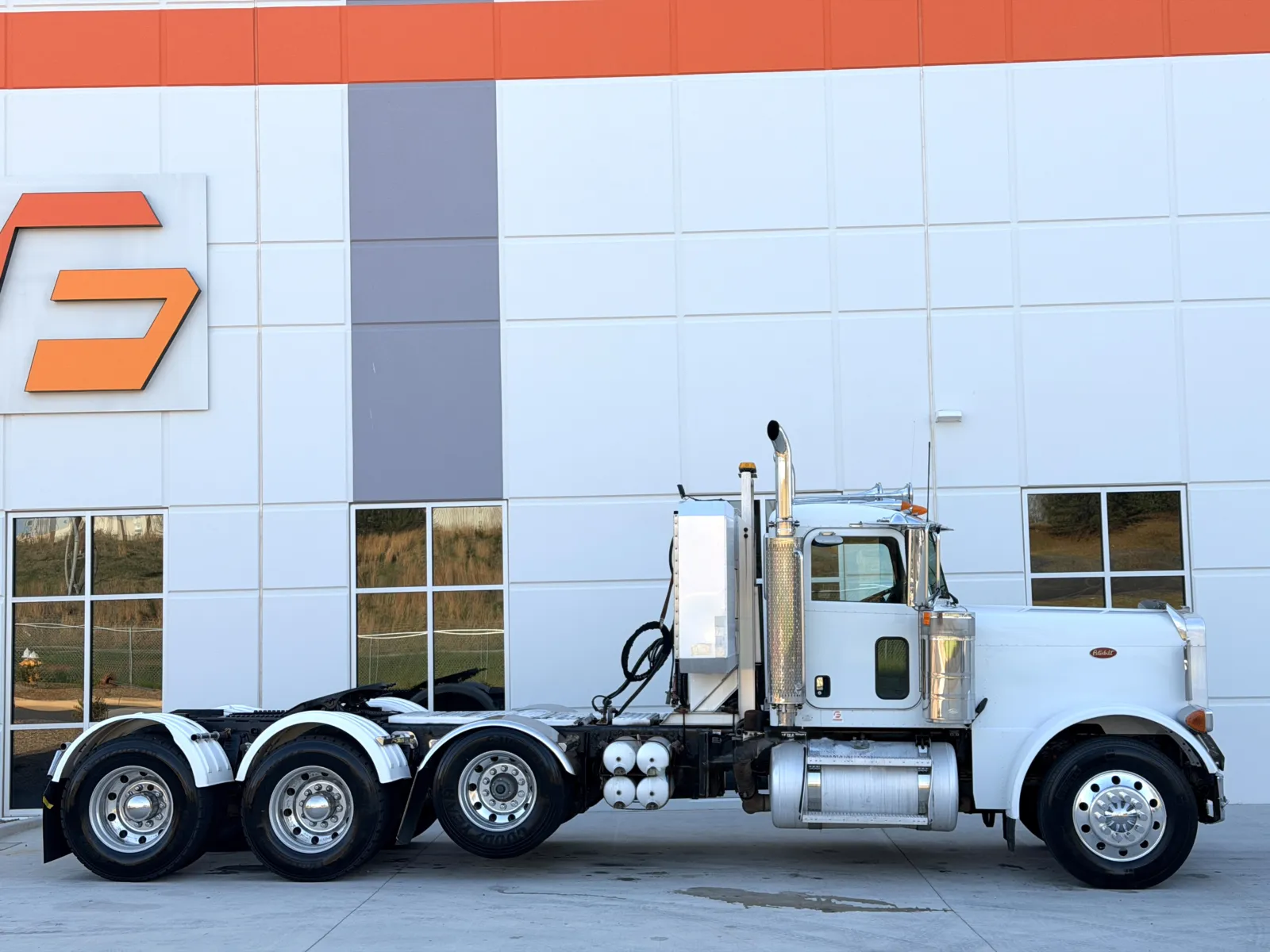 2007 Peterbilt - image 3